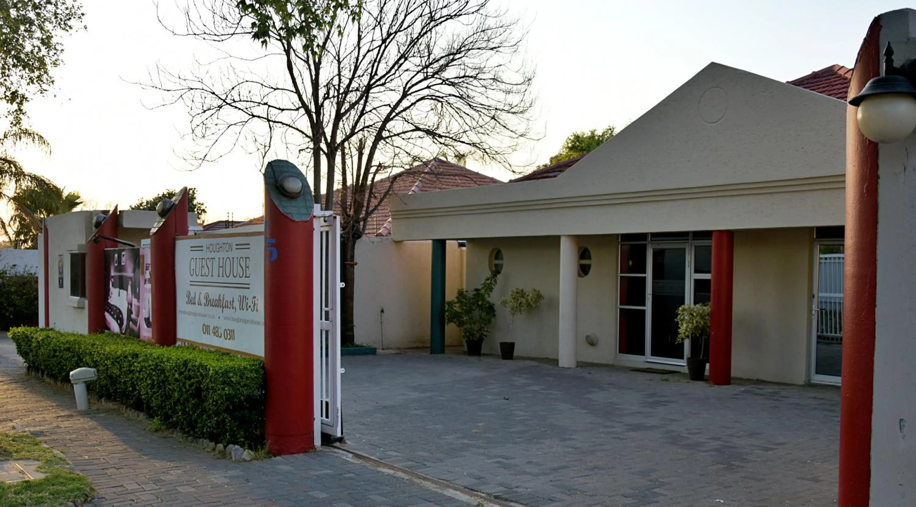 Property building in Houghton Guest House