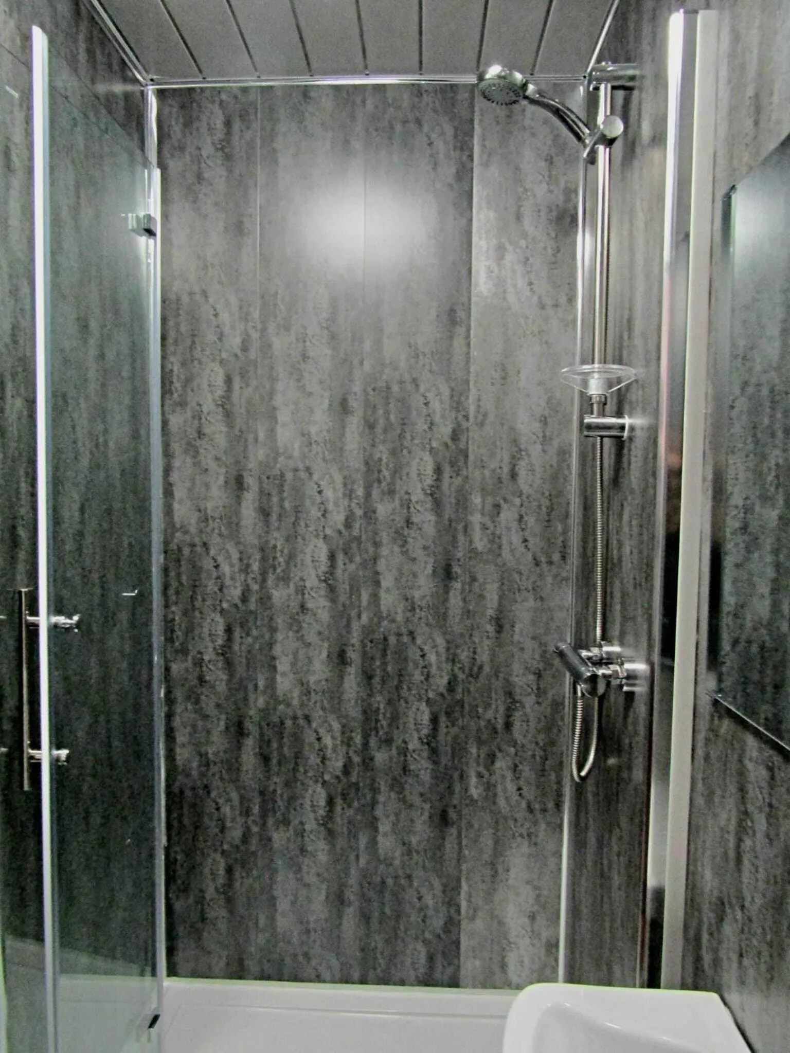 Bedroom in Belroy Hotel