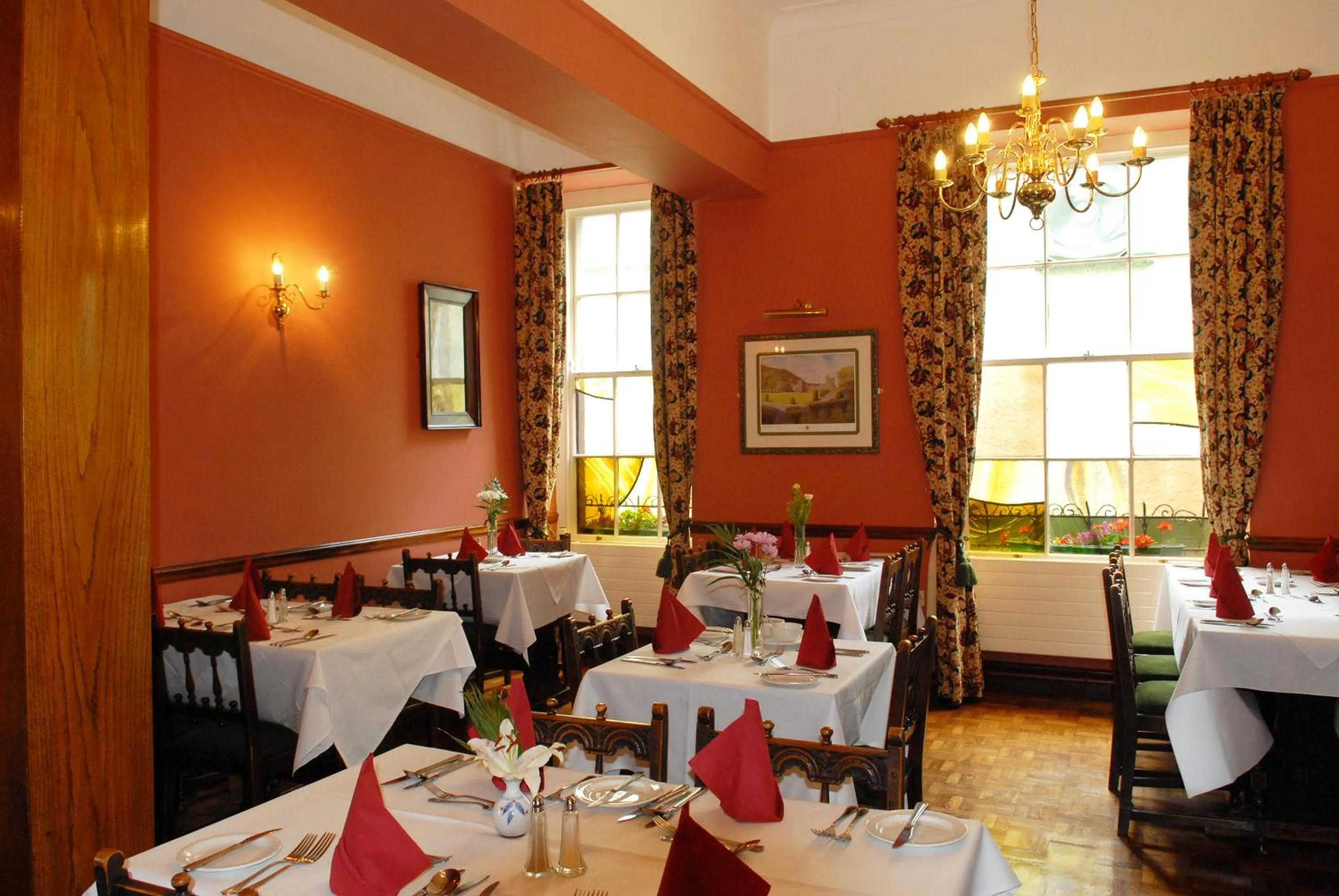 Restaurant/places to eat in Londonderry Arms Hotel
