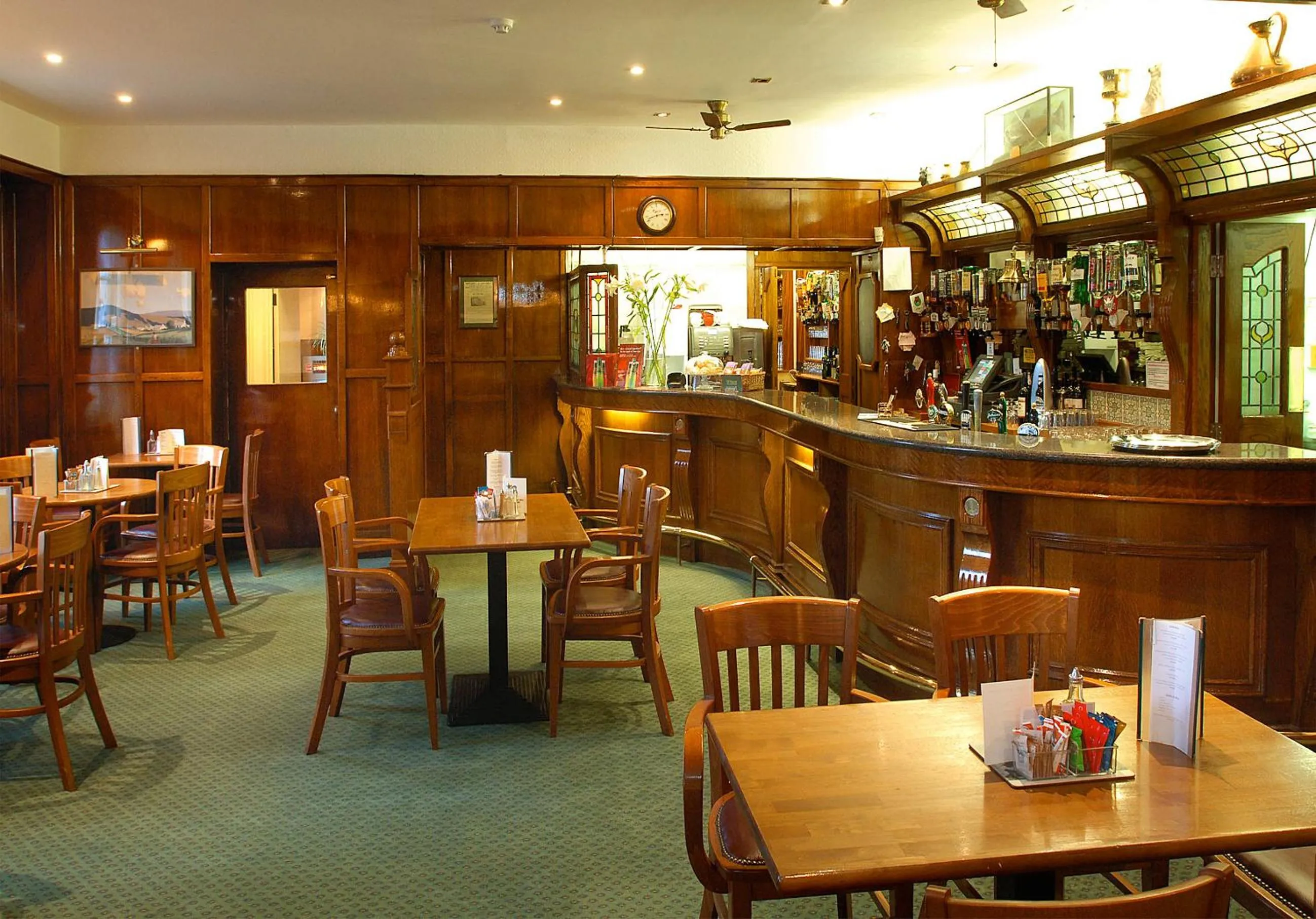 Restaurant/places to eat in Londonderry Arms Hotel