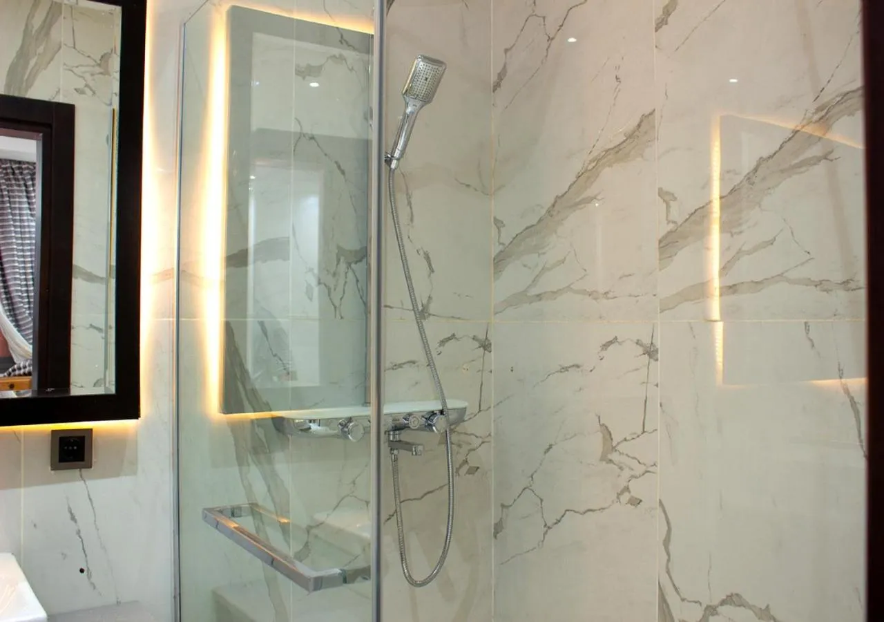 Bathroom in Hôtel La Villa Racine