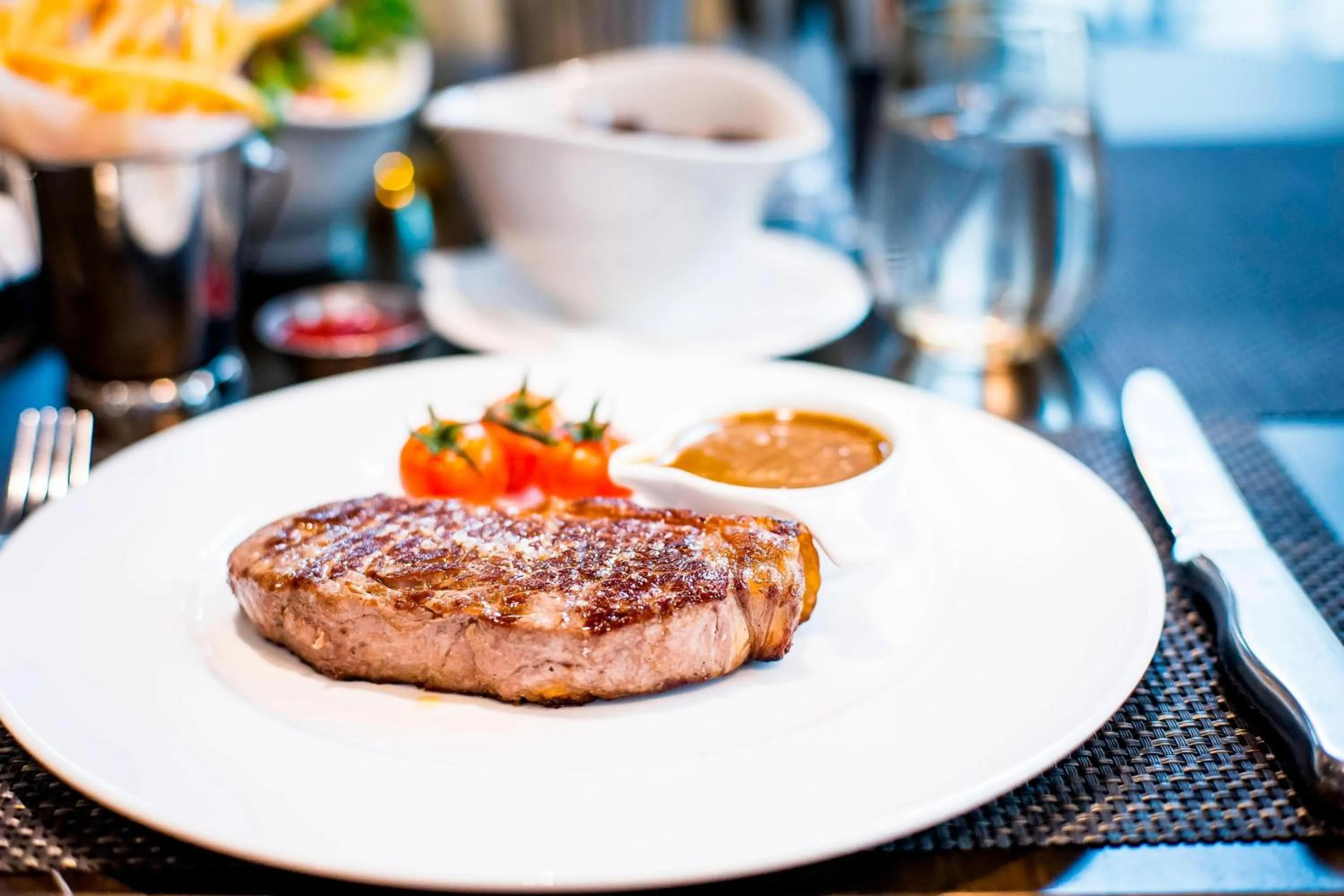 Restaurant/places to eat in London Marriott Hotel Canary Wharf