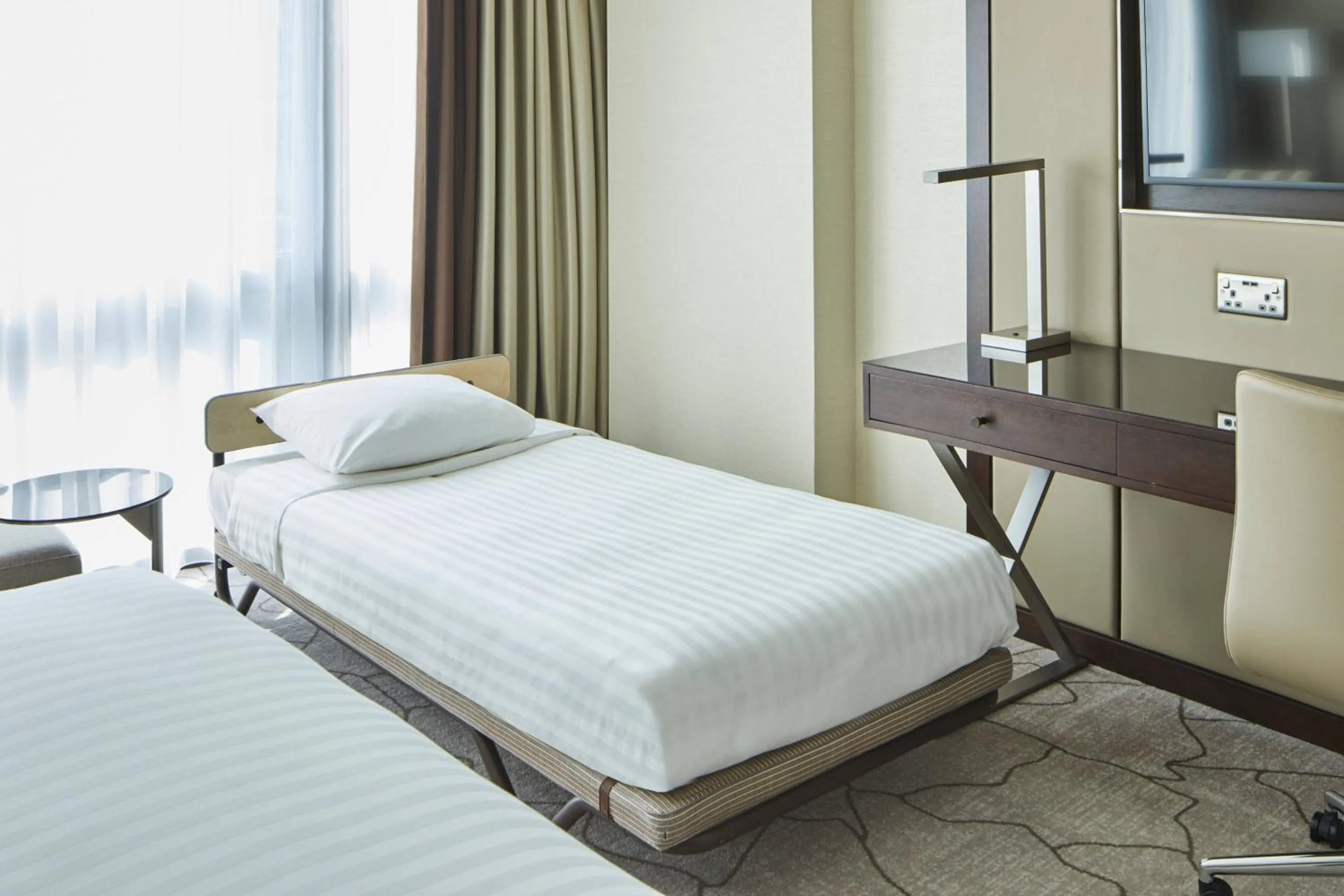 Photo of the whole room, Bed in London Marriott Hotel Canary Wharf