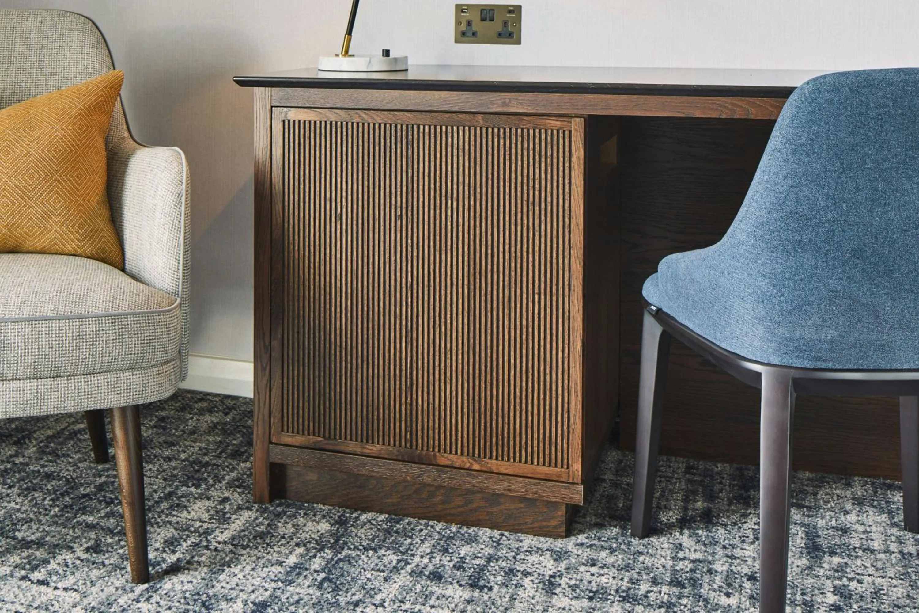 Photo of the whole room in London Marriott Hotel Marble Arch