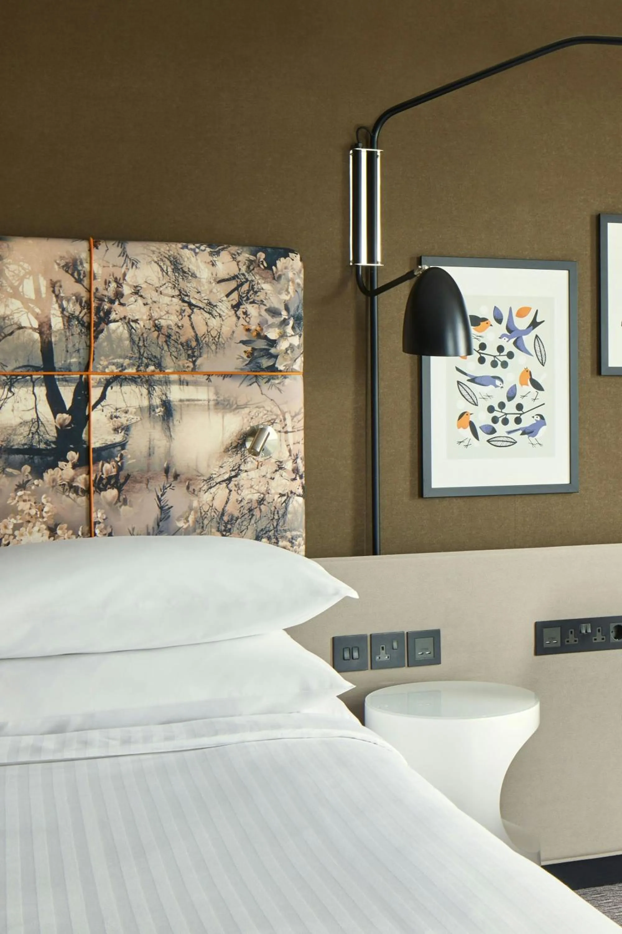 Photo of the whole room, Bed in London Marriott Hotel Regents Park