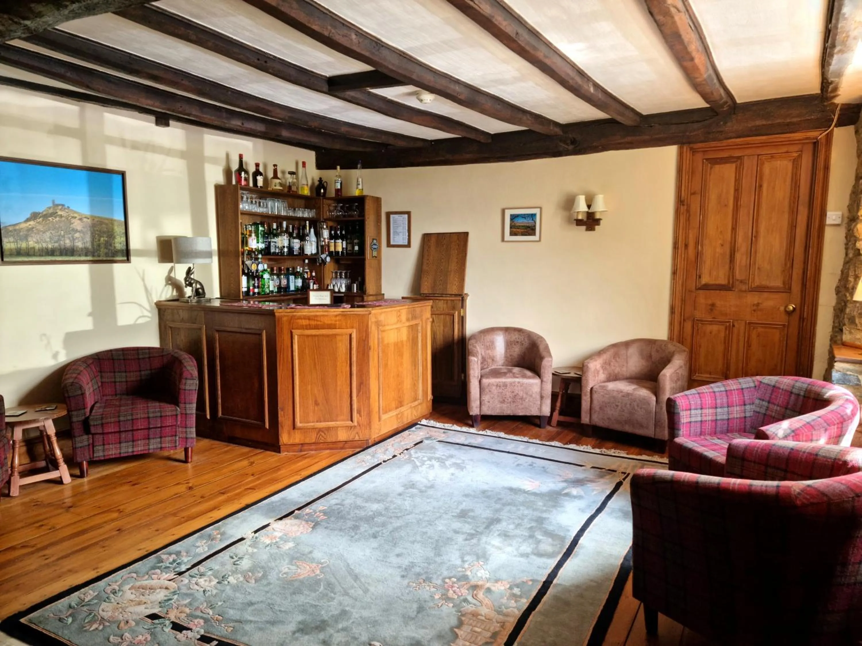 Lounge or bar in Collaven Manor