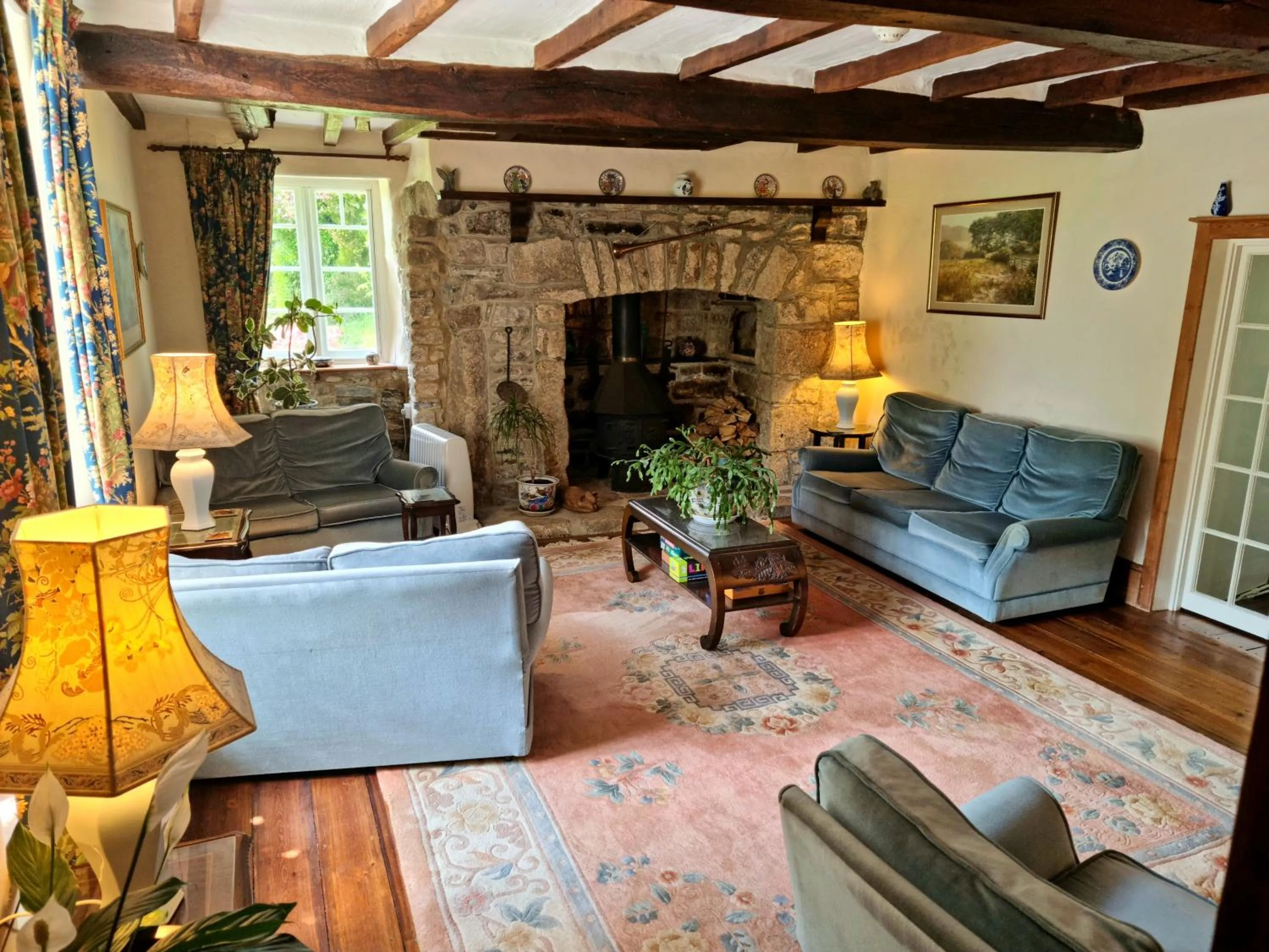 Lounge or bar in Collaven Manor