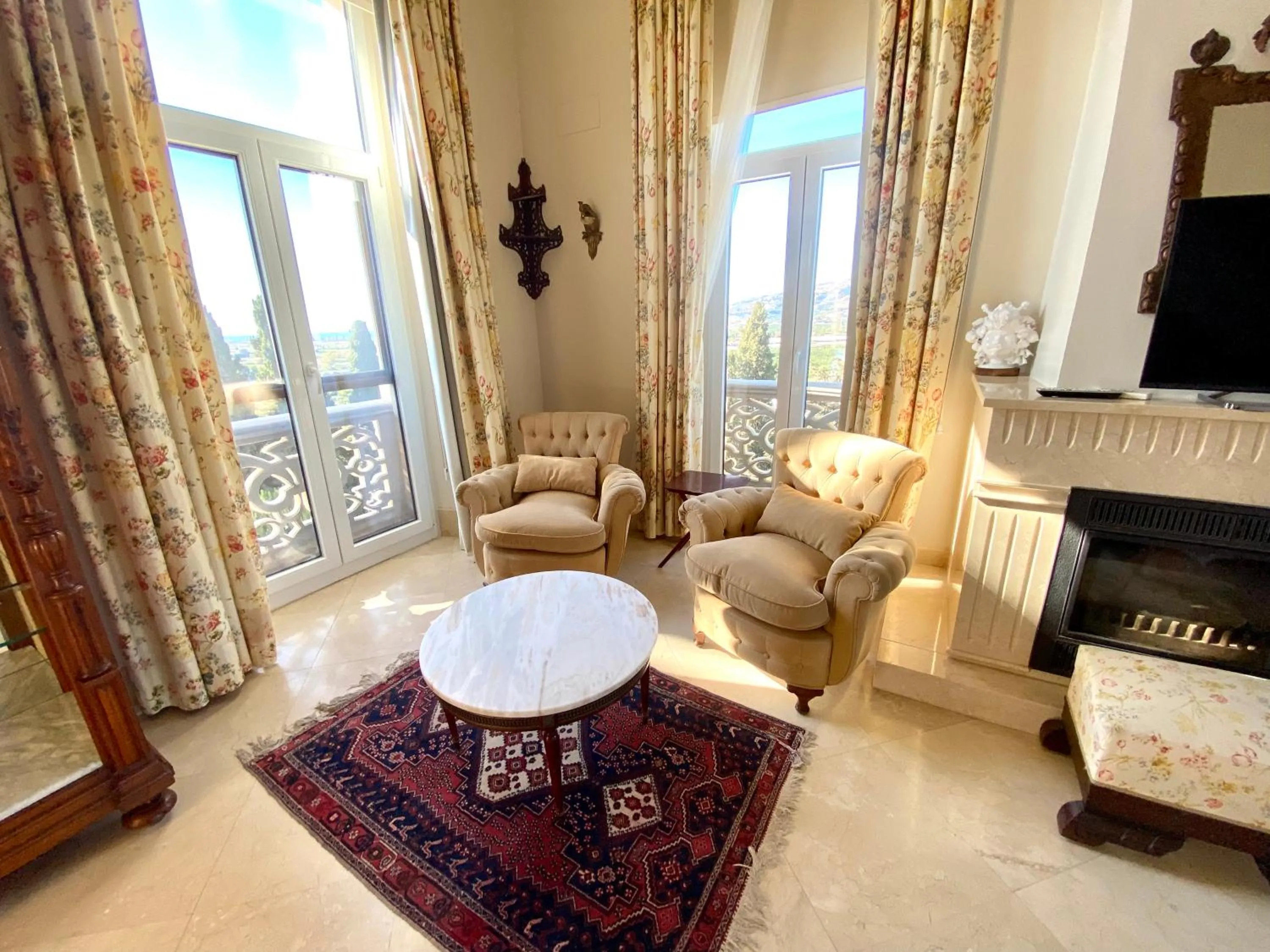 Seating area in Casa de los Bates