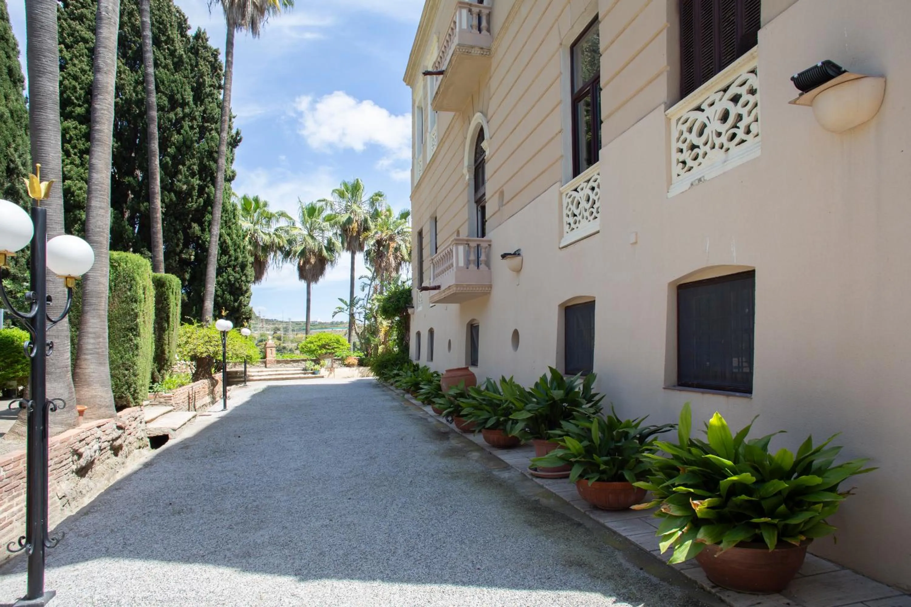 Property building in Casa de los Bates