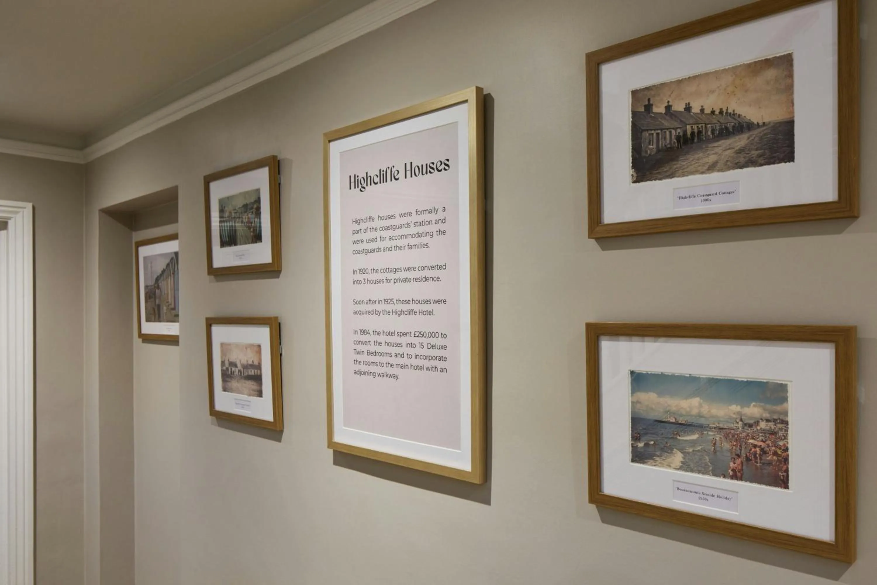 Photo of the whole room in Bournemouth Highcliff Marriott Hotel