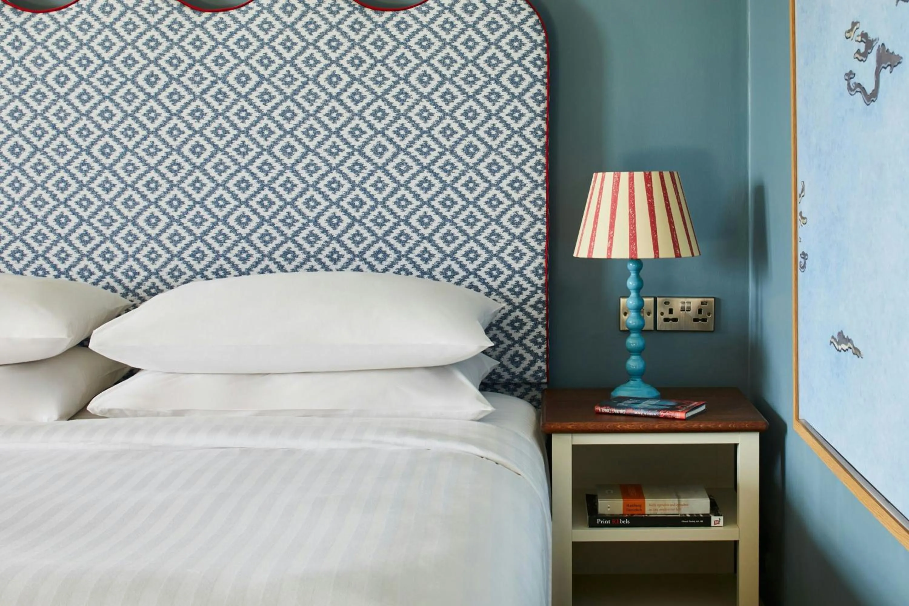 Photo of the whole room, Bed in Bournemouth Highcliff Marriott Hotel