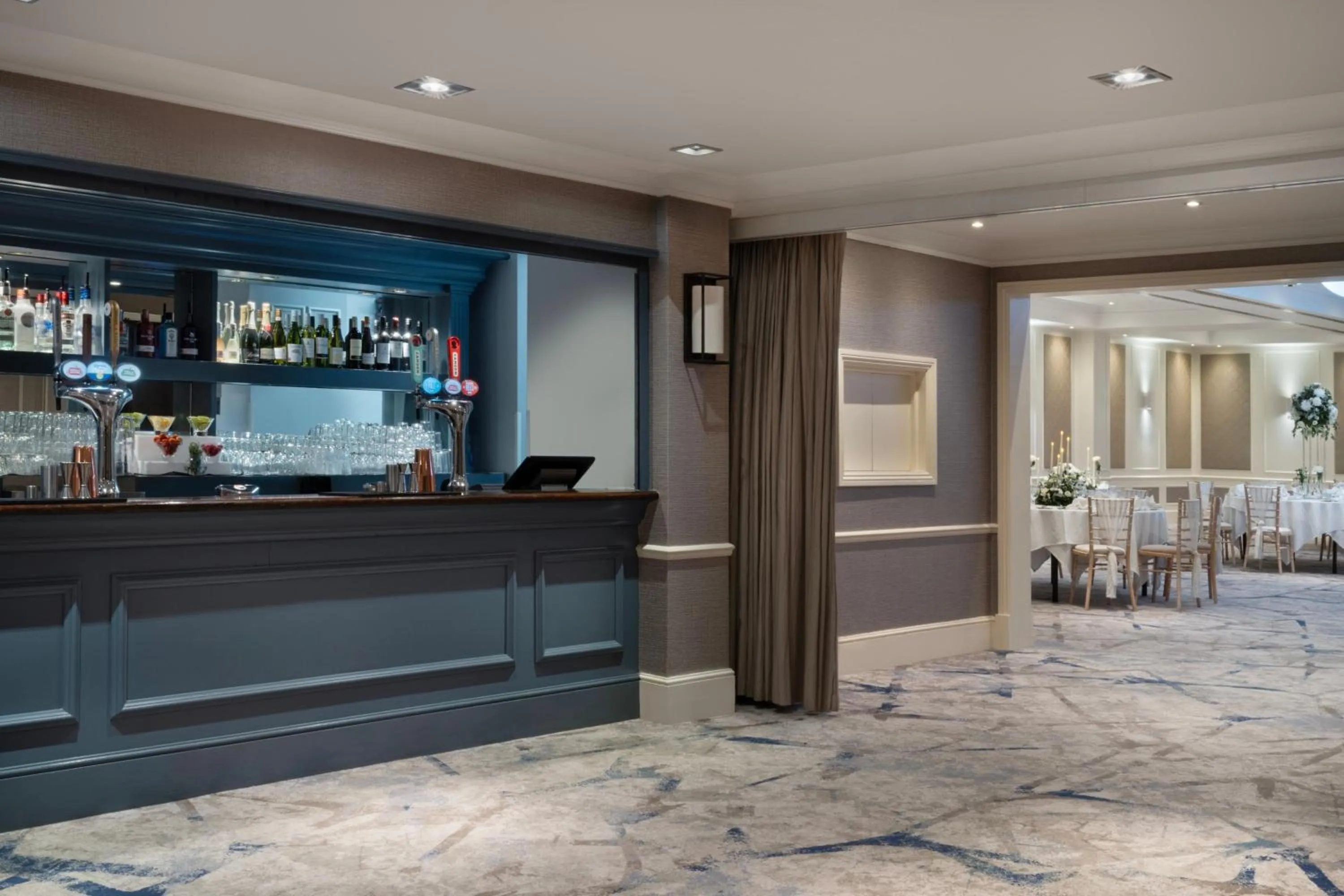 Lounge or bar in Bournemouth Highcliff Marriott Hotel