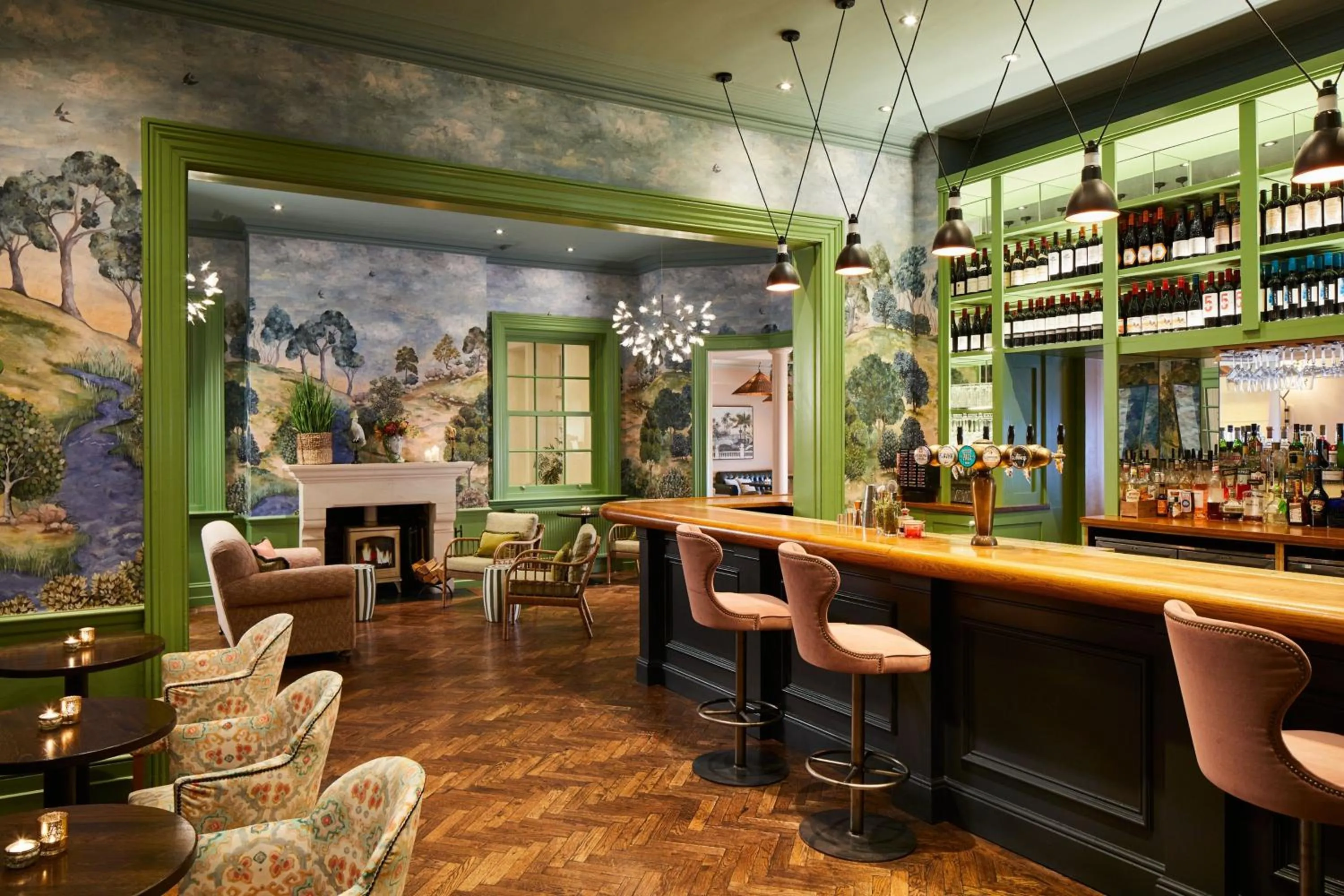 Lounge or bar in Bournemouth Highcliff Marriott Hotel