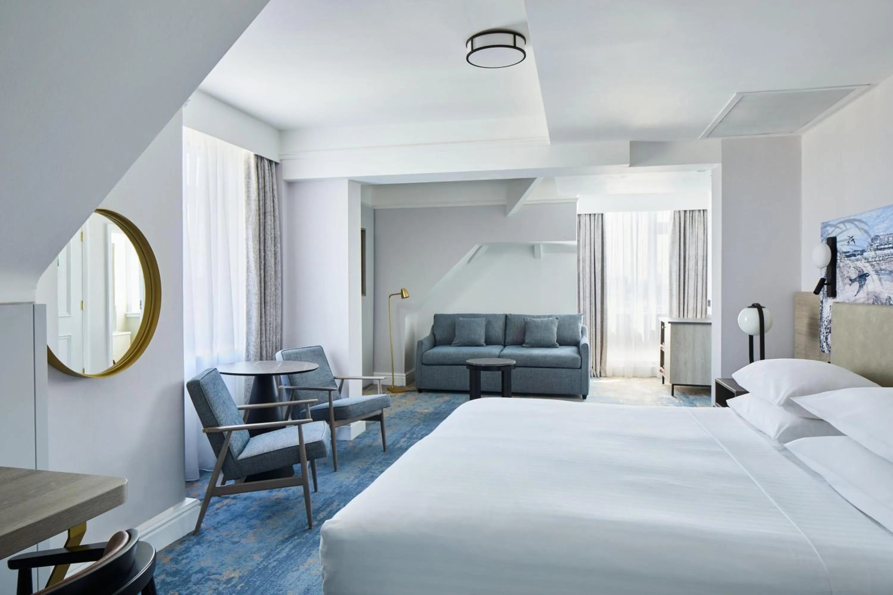 Photo of the whole room, Bed in Bournemouth Highcliff Marriott Hotel