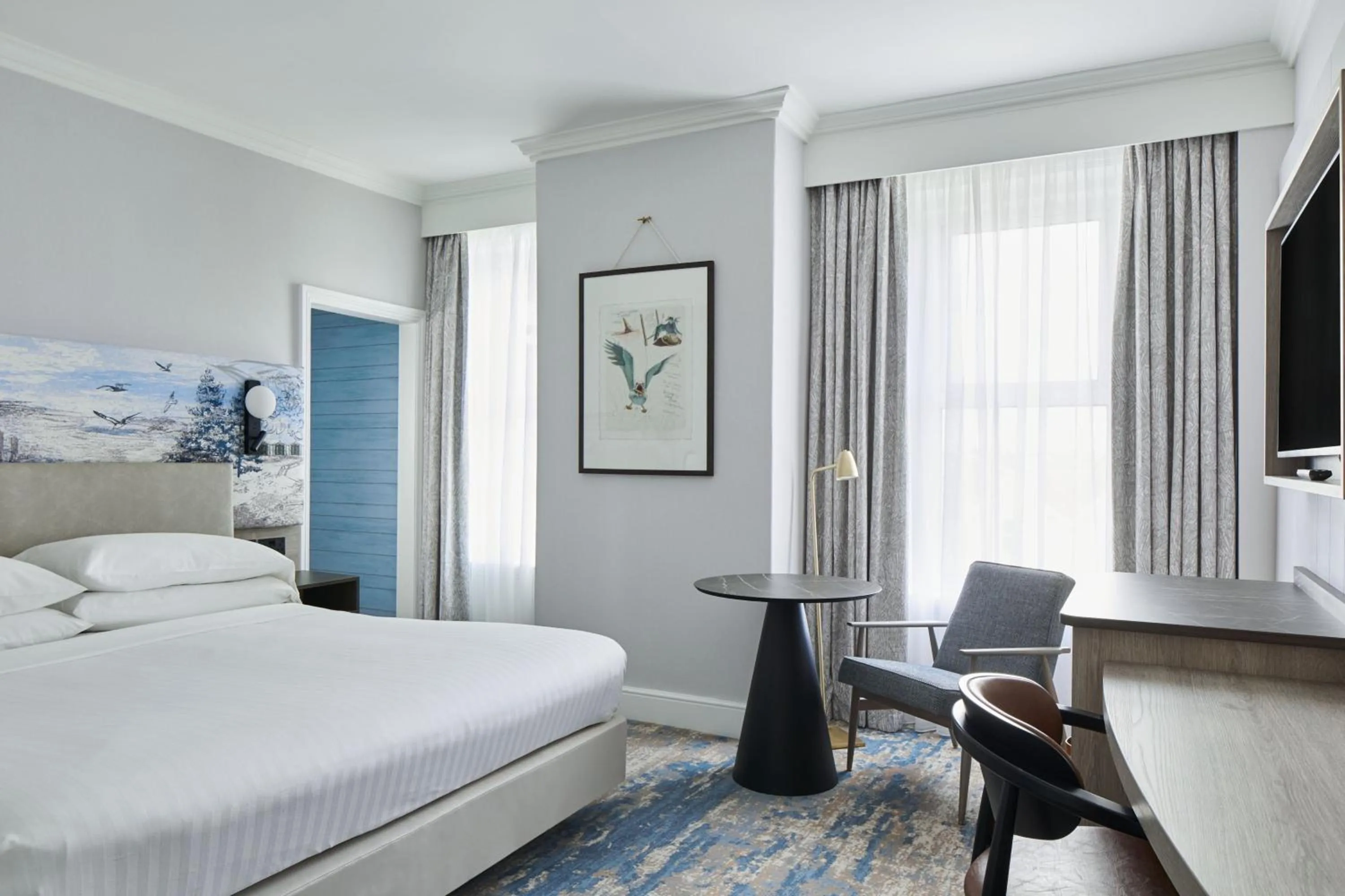 Photo of the whole room, Bed in Bournemouth Highcliff Marriott Hotel