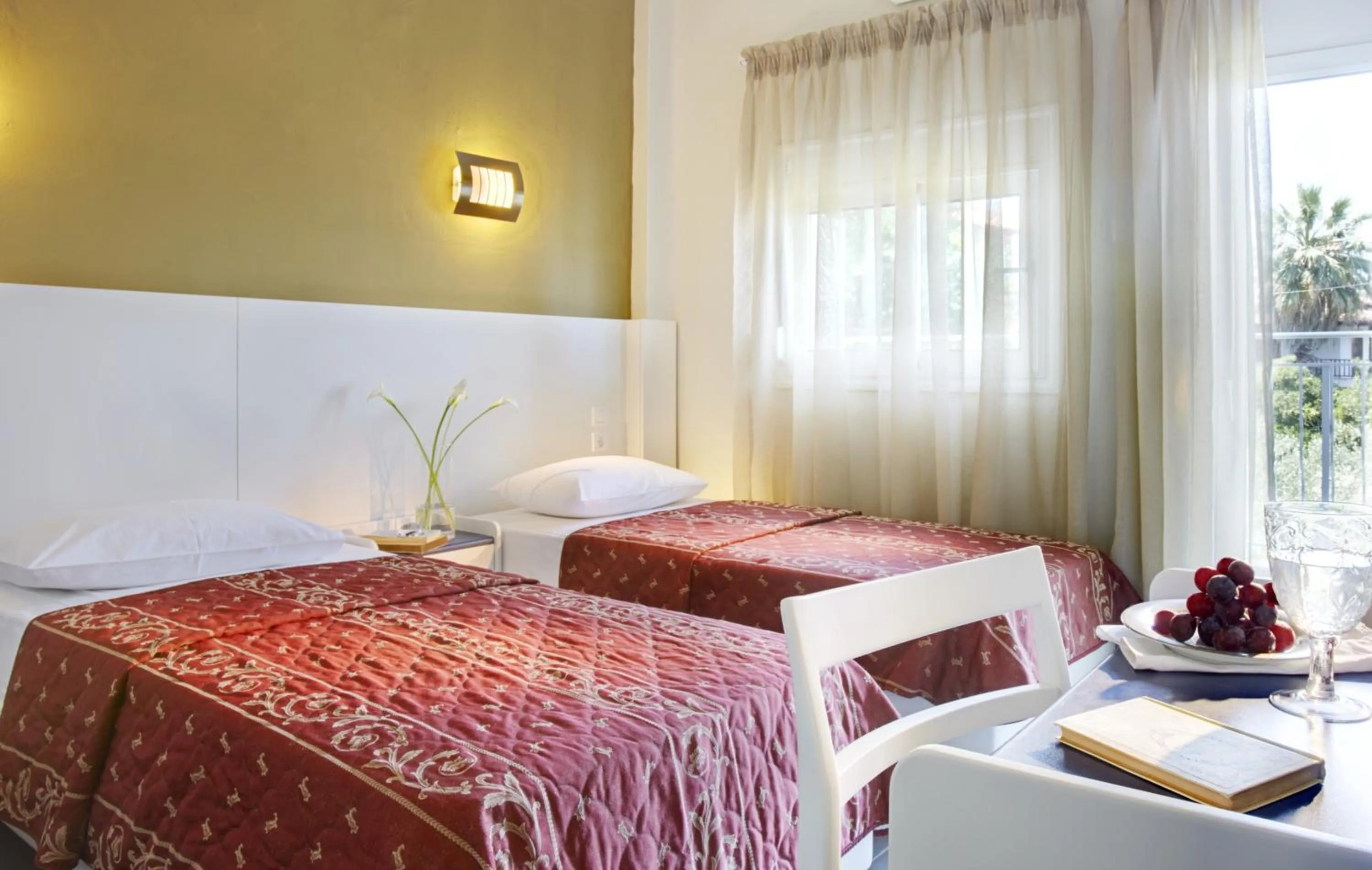 Bed in Hotel Alkyonis