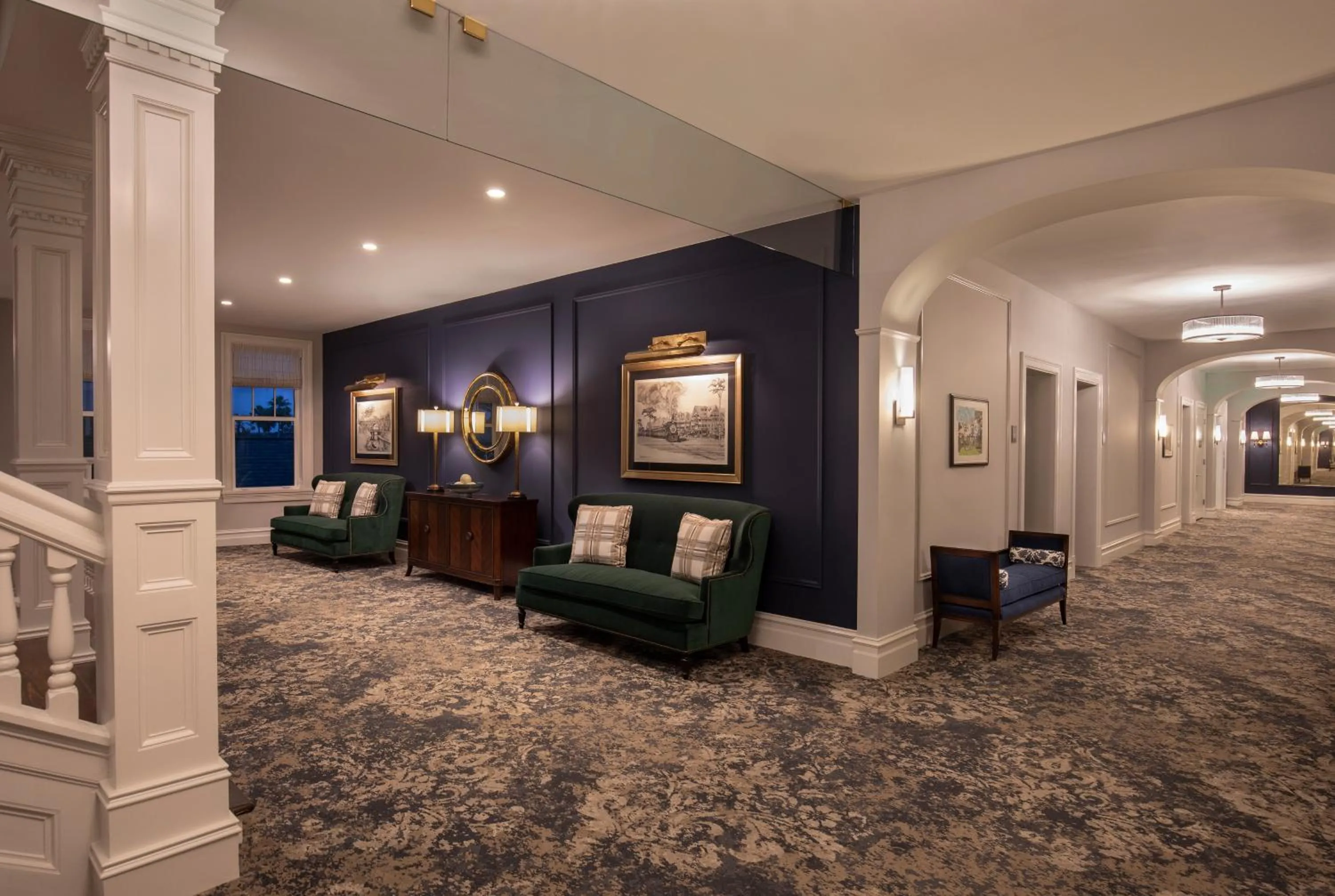Seating area in Belleview Inn