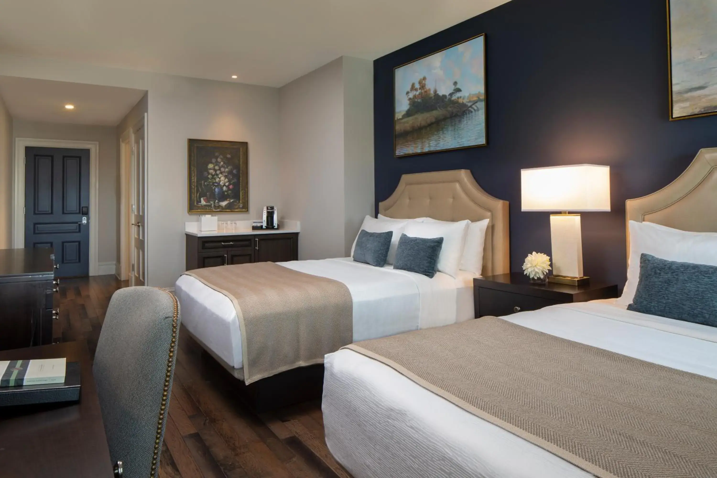 Two Queen Classic View in Belleview Inn Two Queen Classic View in Belleview Inn