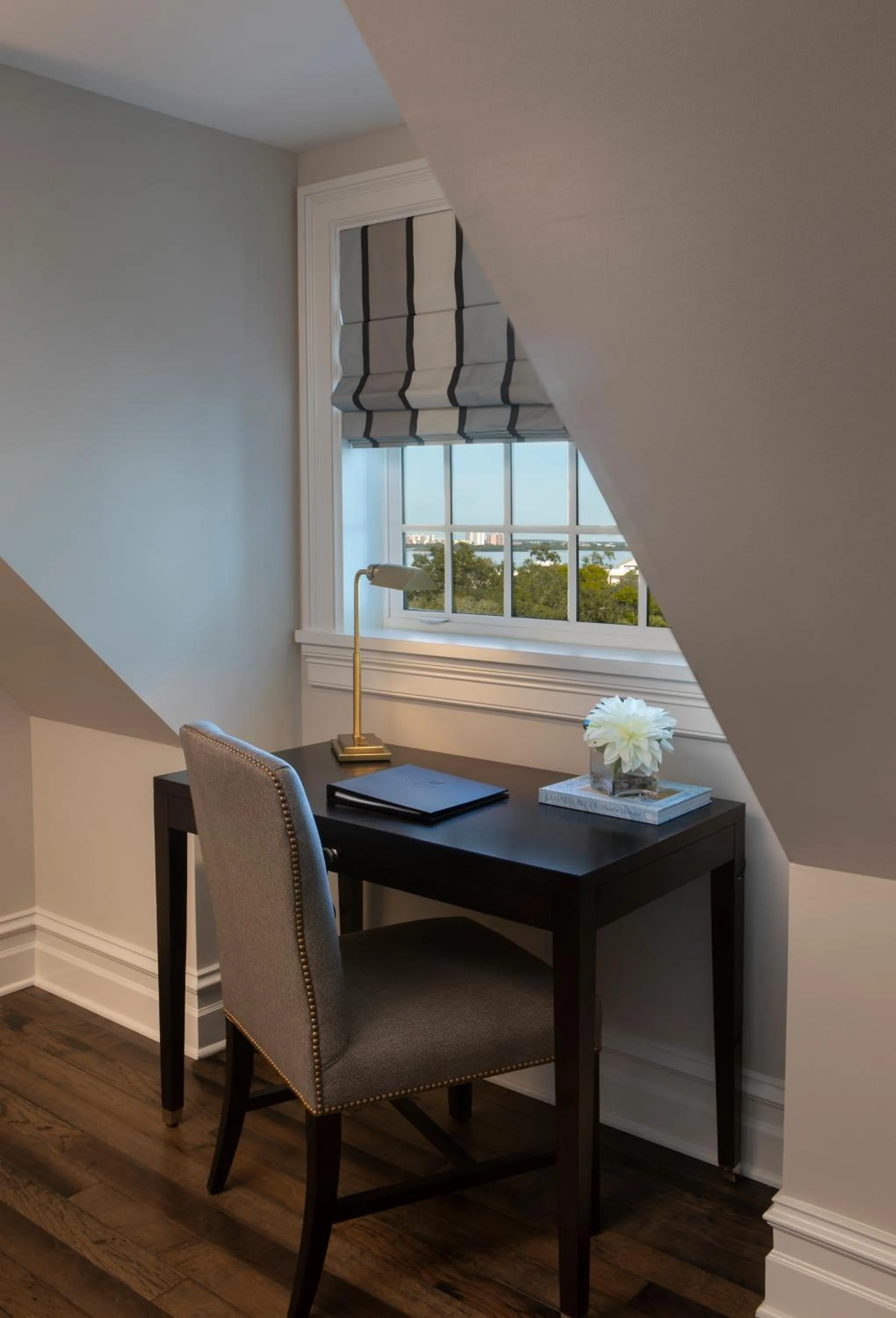 Seating area in Belleview Inn