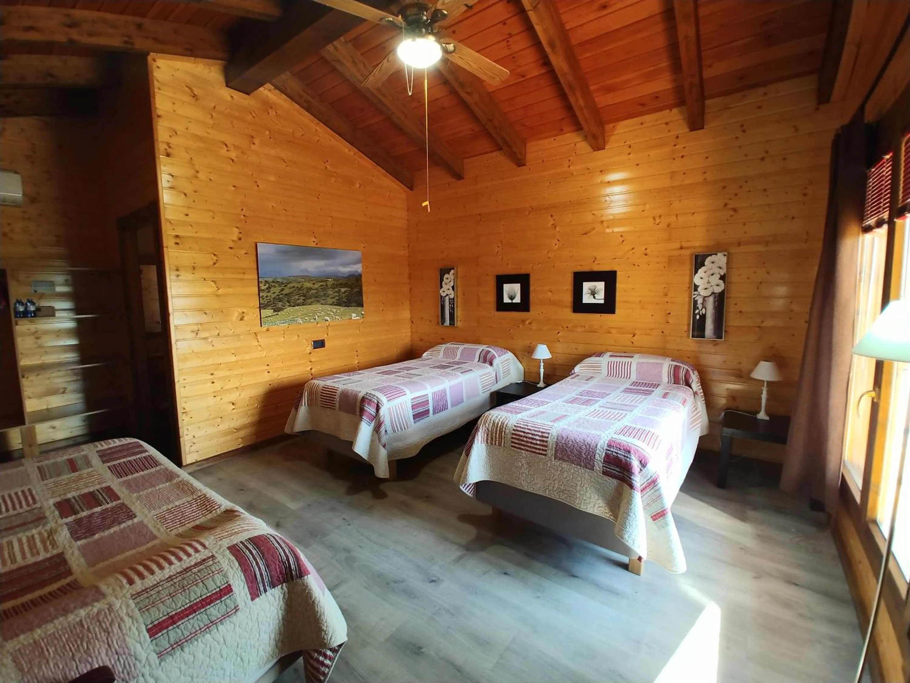 Photo of the whole room, Bed in Casa del Valle, Lodges
