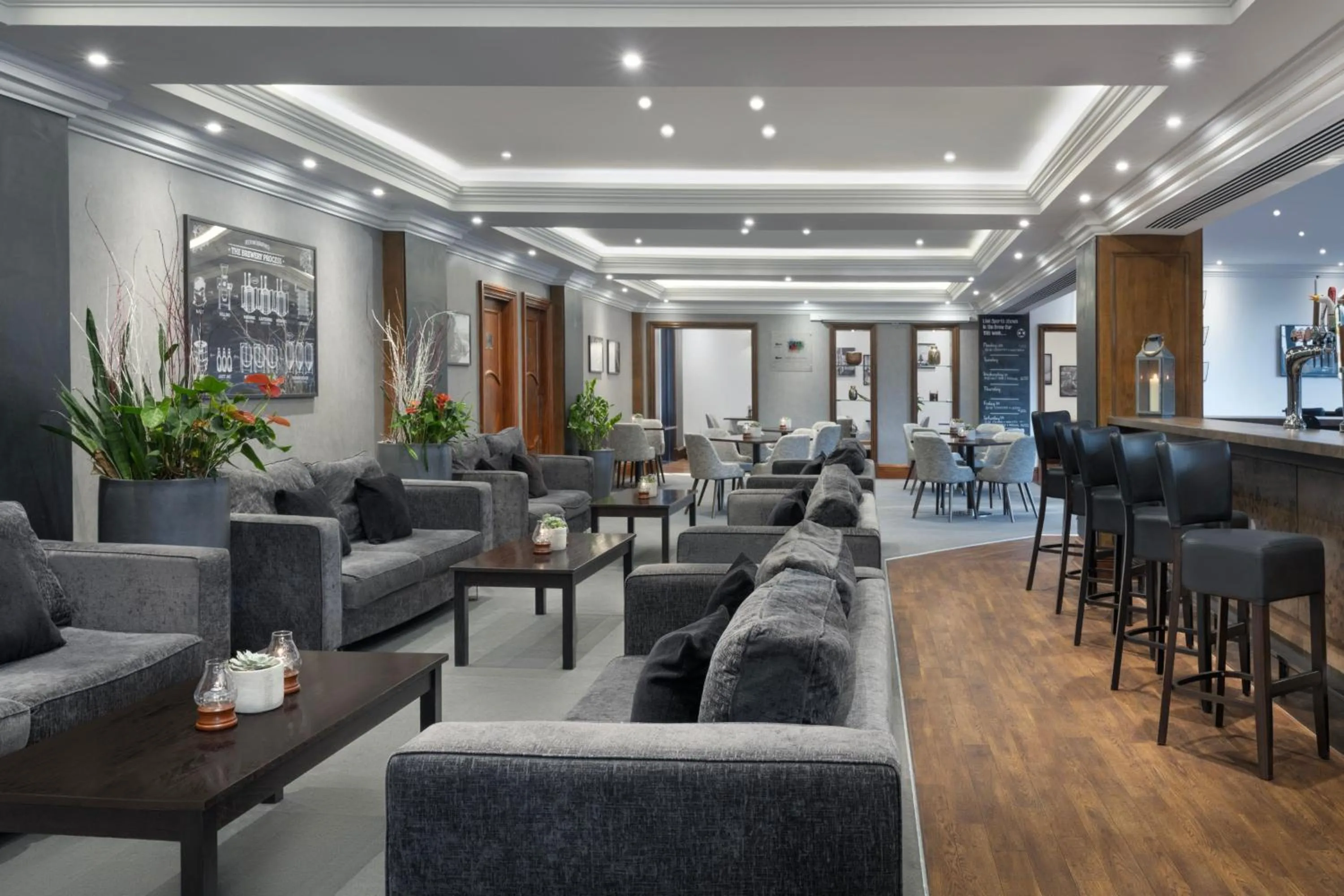 Lounge or bar in Delta Hotels by Marriott Bristol City Centre