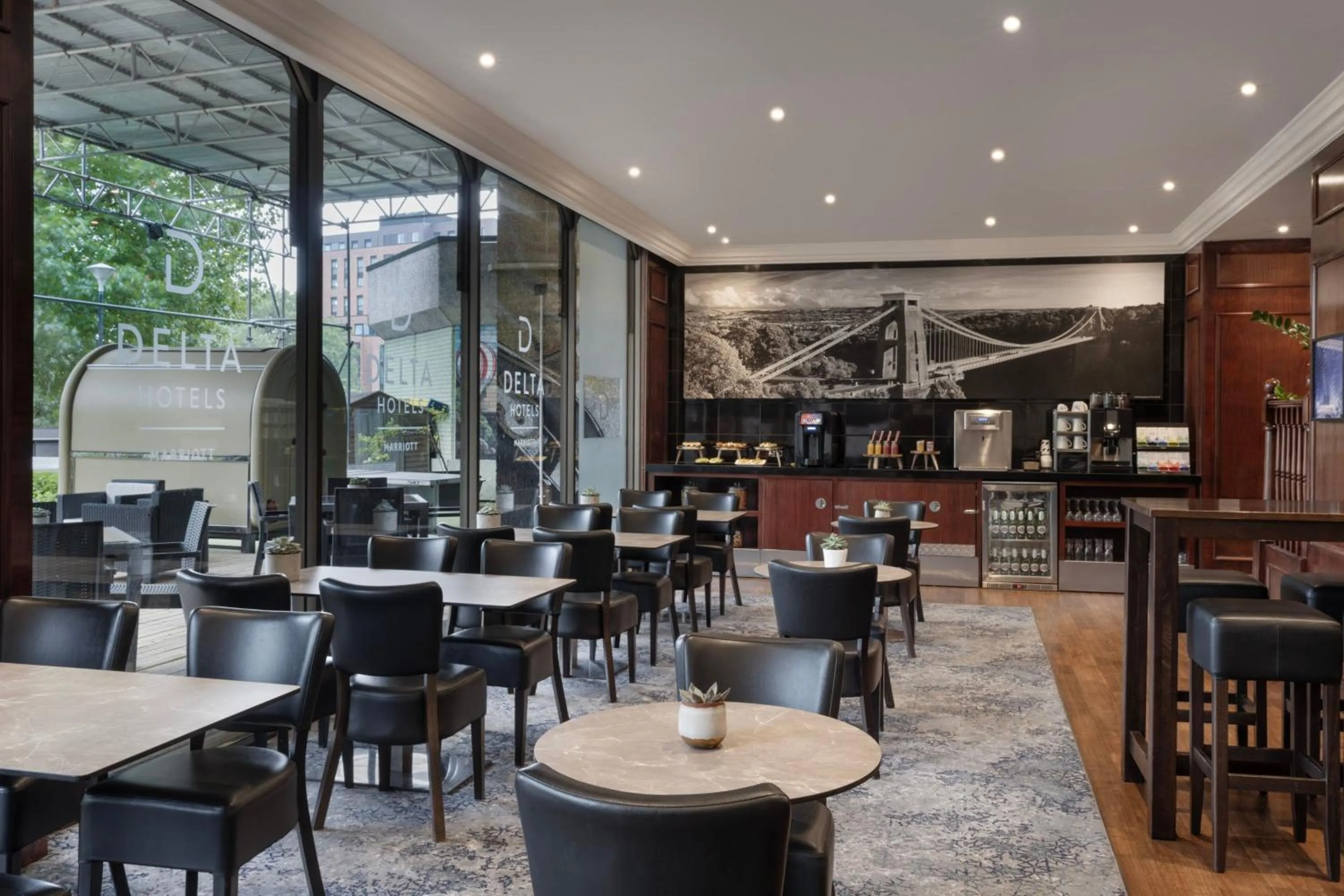 Lounge or bar in Delta Hotels by Marriott Bristol City Centre