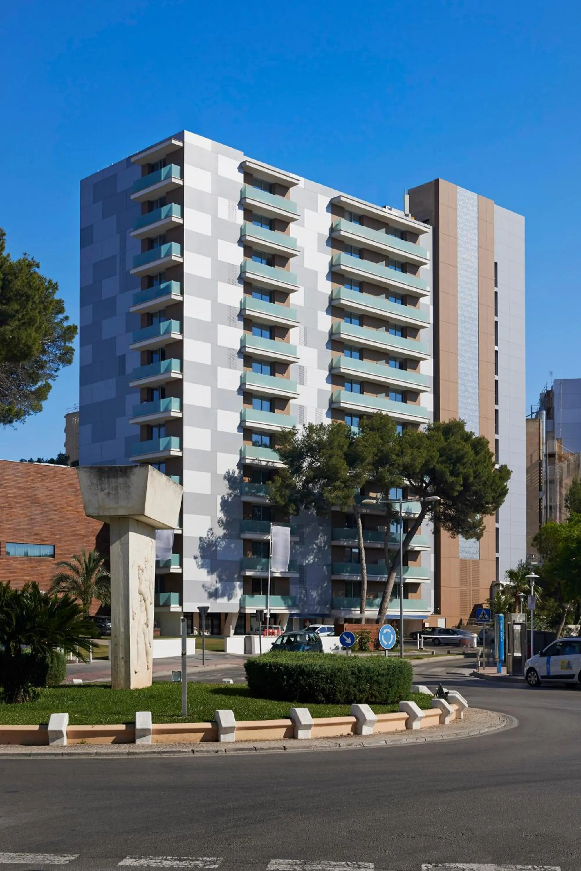 Property building in Meliá South Beach