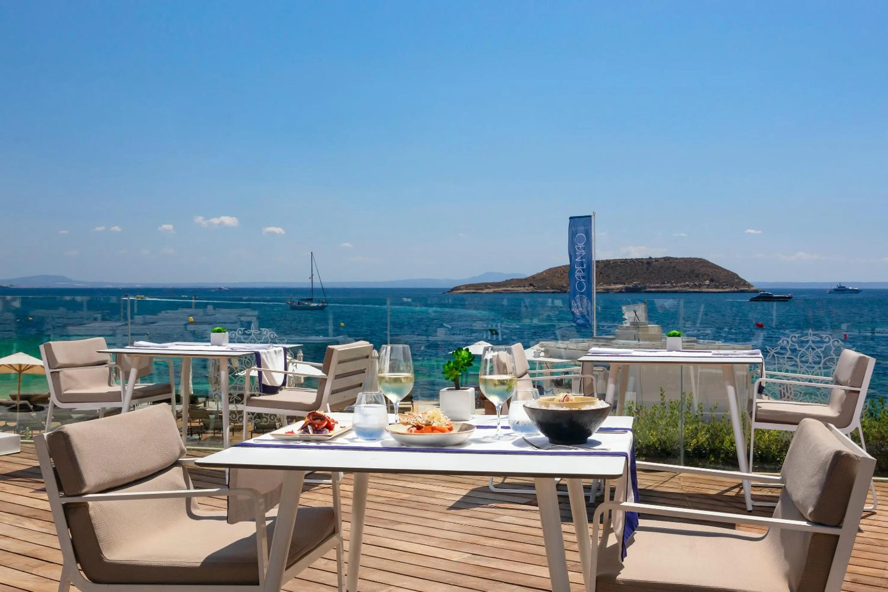 Restaurant/places to eat in Meliá South Beach