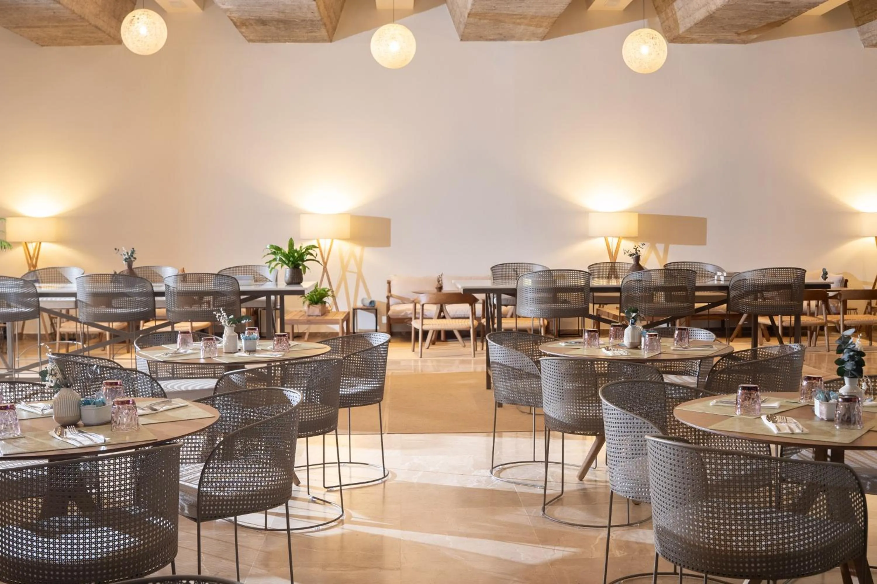 Restaurant/places to eat in Meliá South Beach