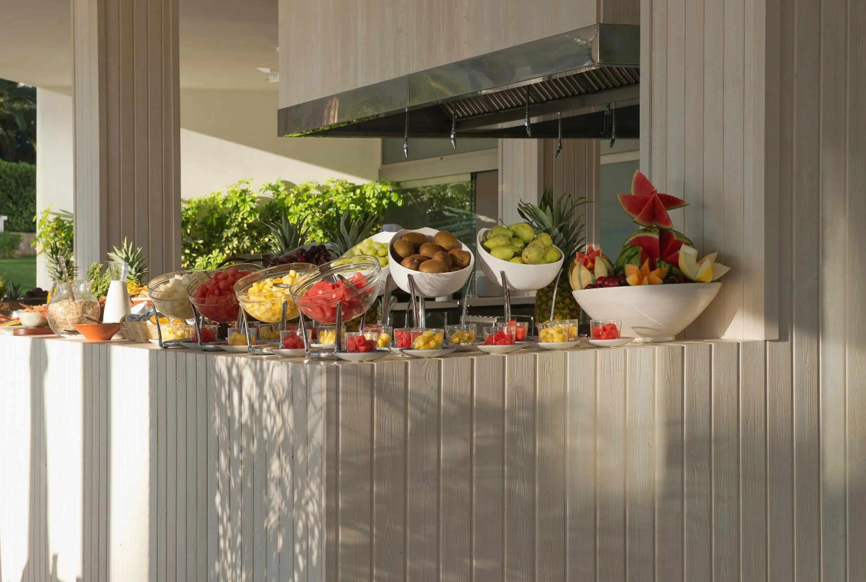 Buffet breakfast in Meliá South Beach