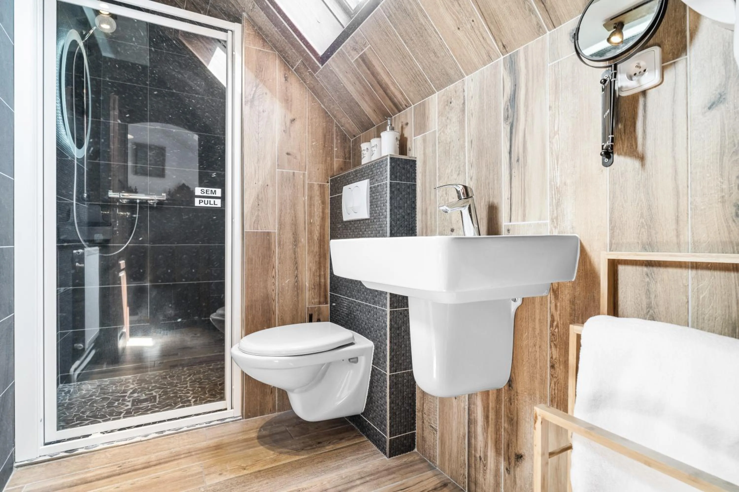 Bathroom in Pension Regina