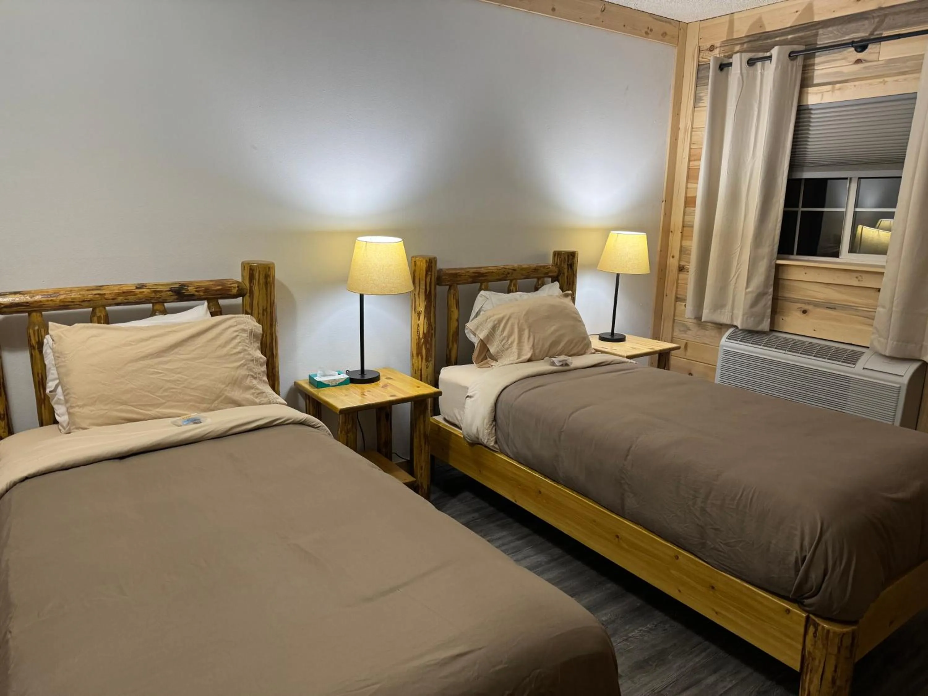 Bed in Kootenai Valley Motel