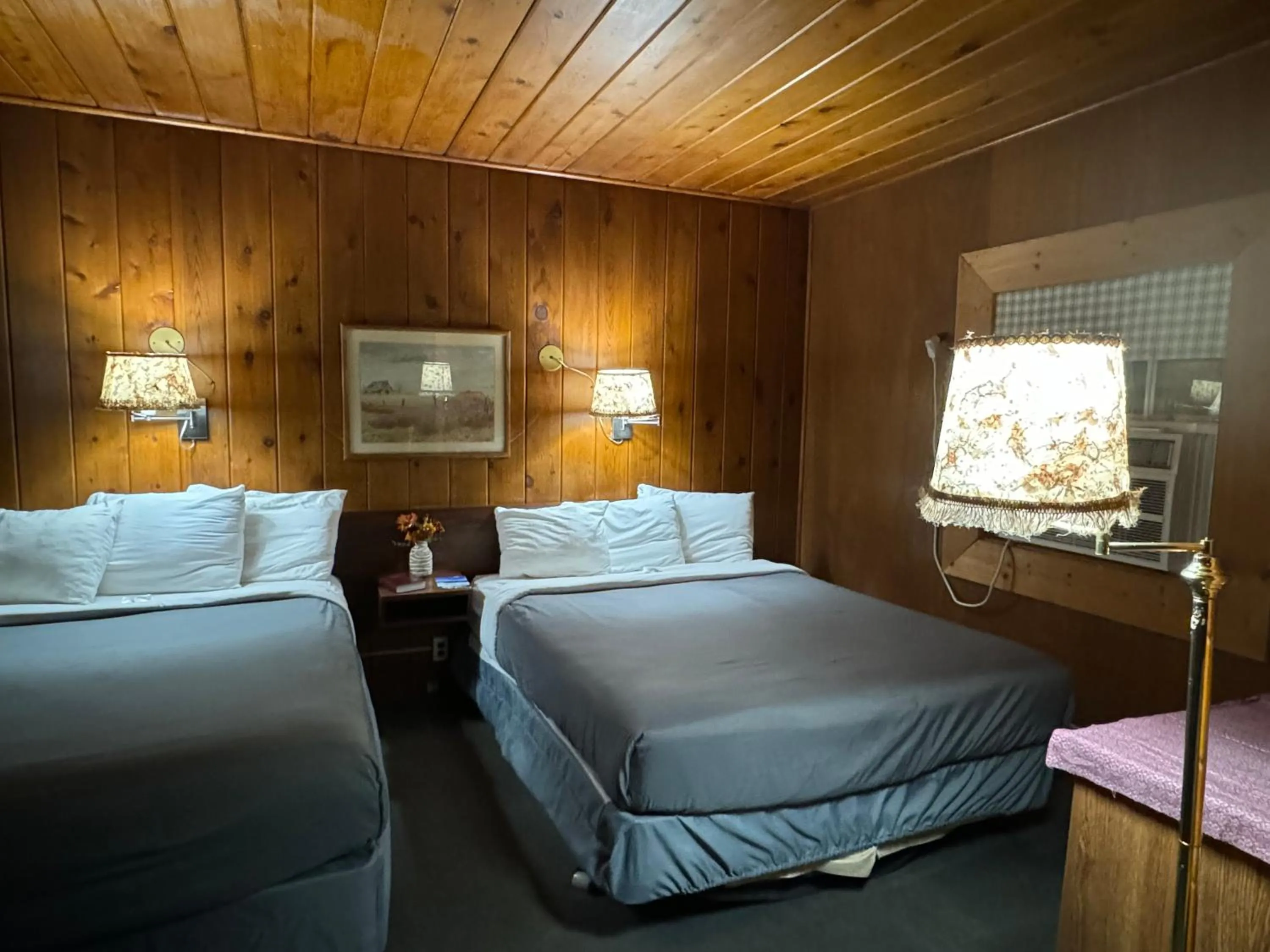 Bed in Kootenai Valley Motel