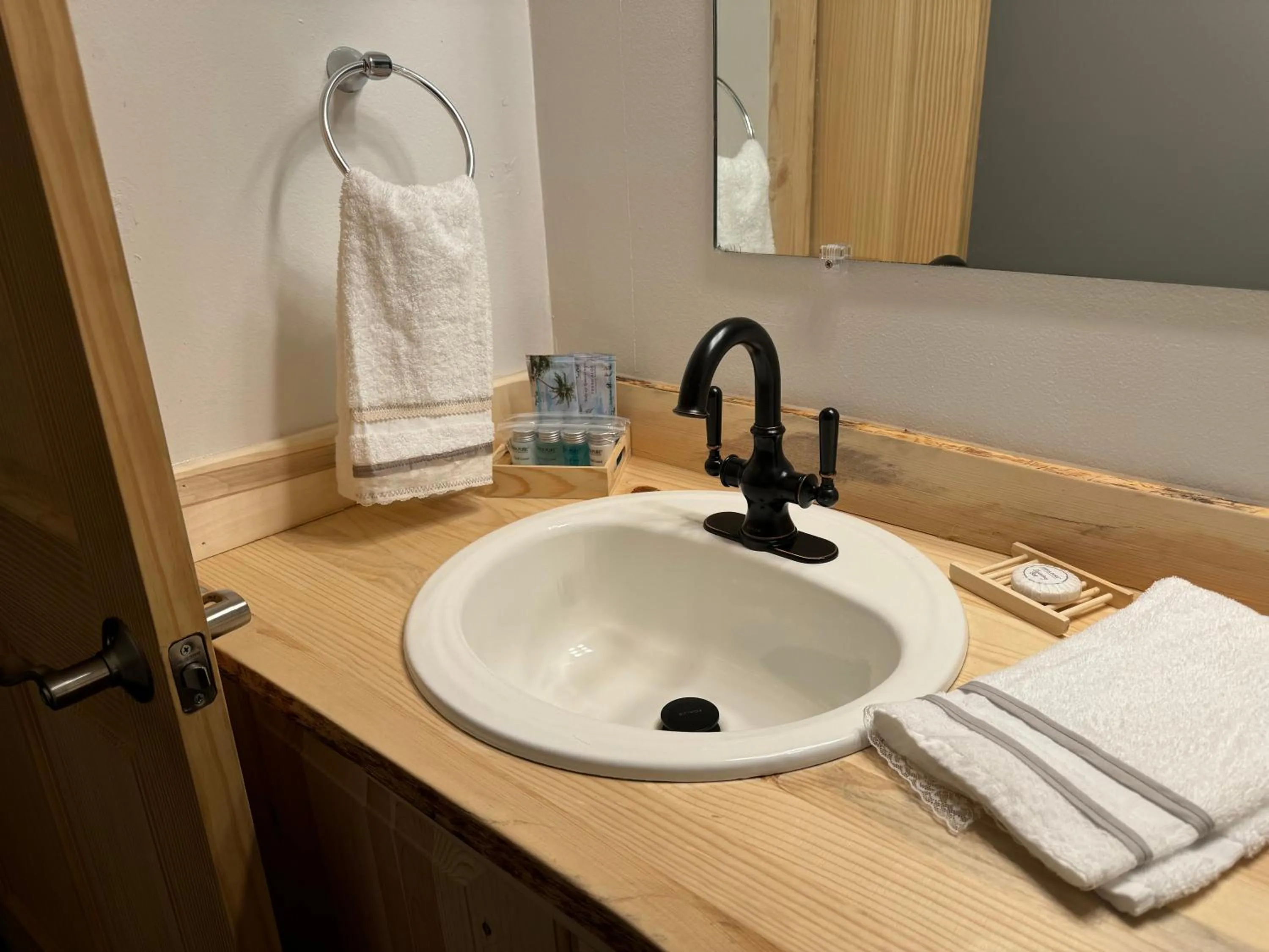 Kootenai Valley Motel