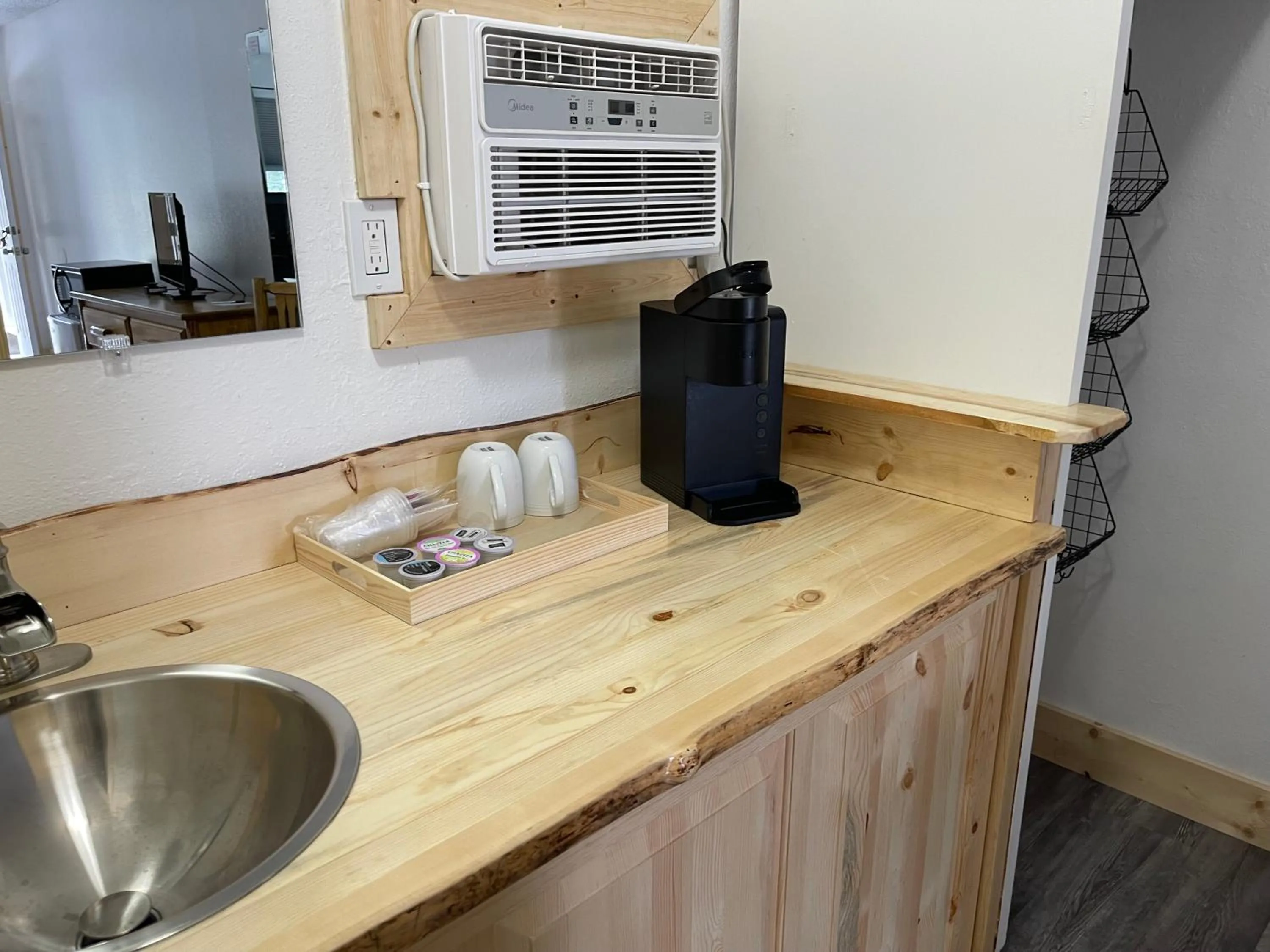 Kootenai Valley Motel