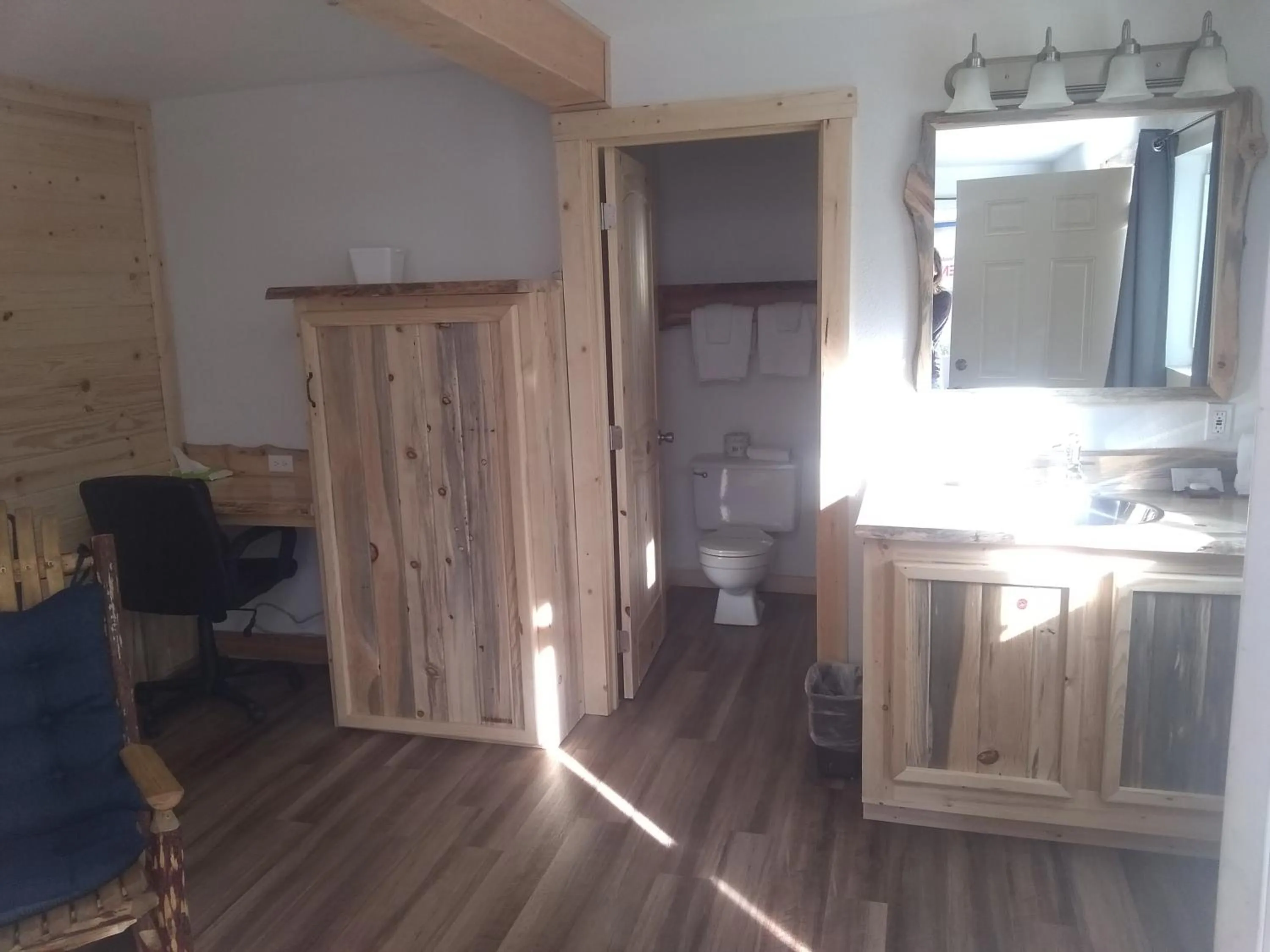 Kootenai Valley Motel