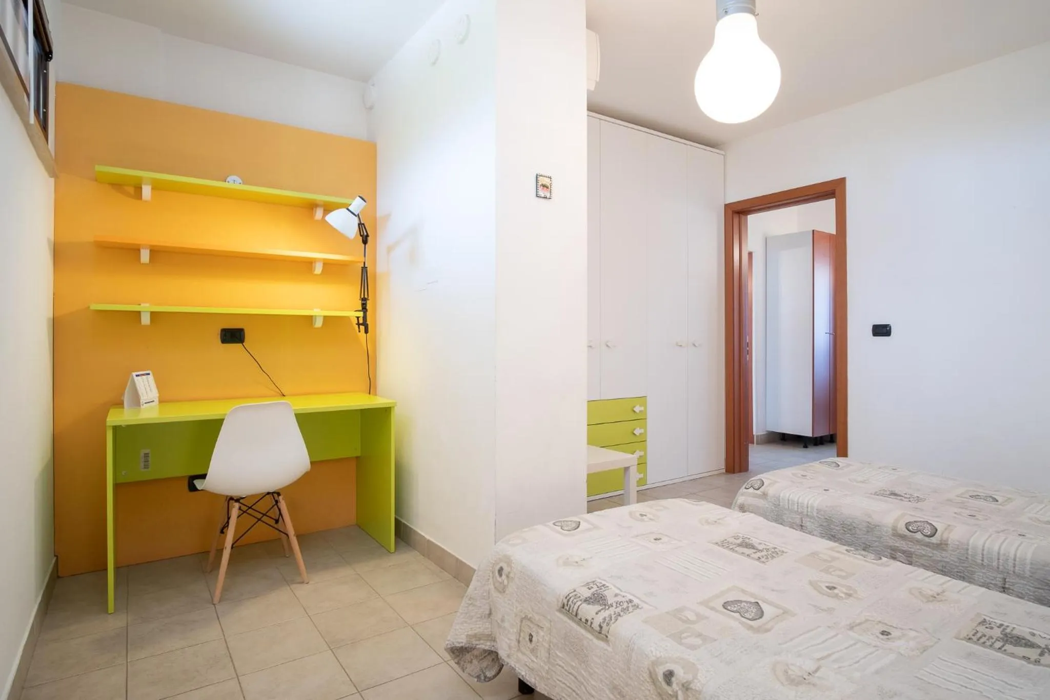 Bed in Beverly Park Residence