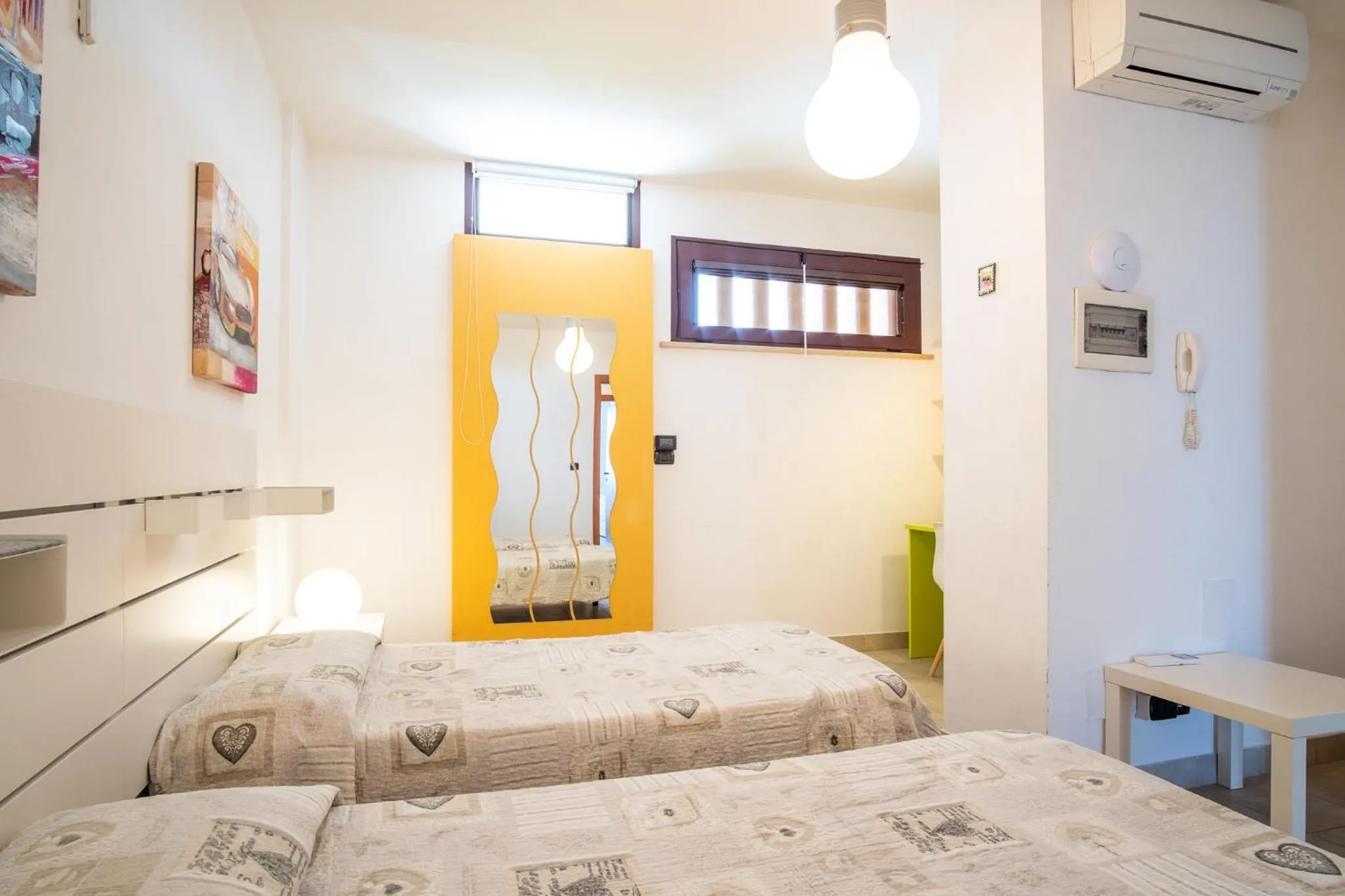 Bed in Beverly Park Residence