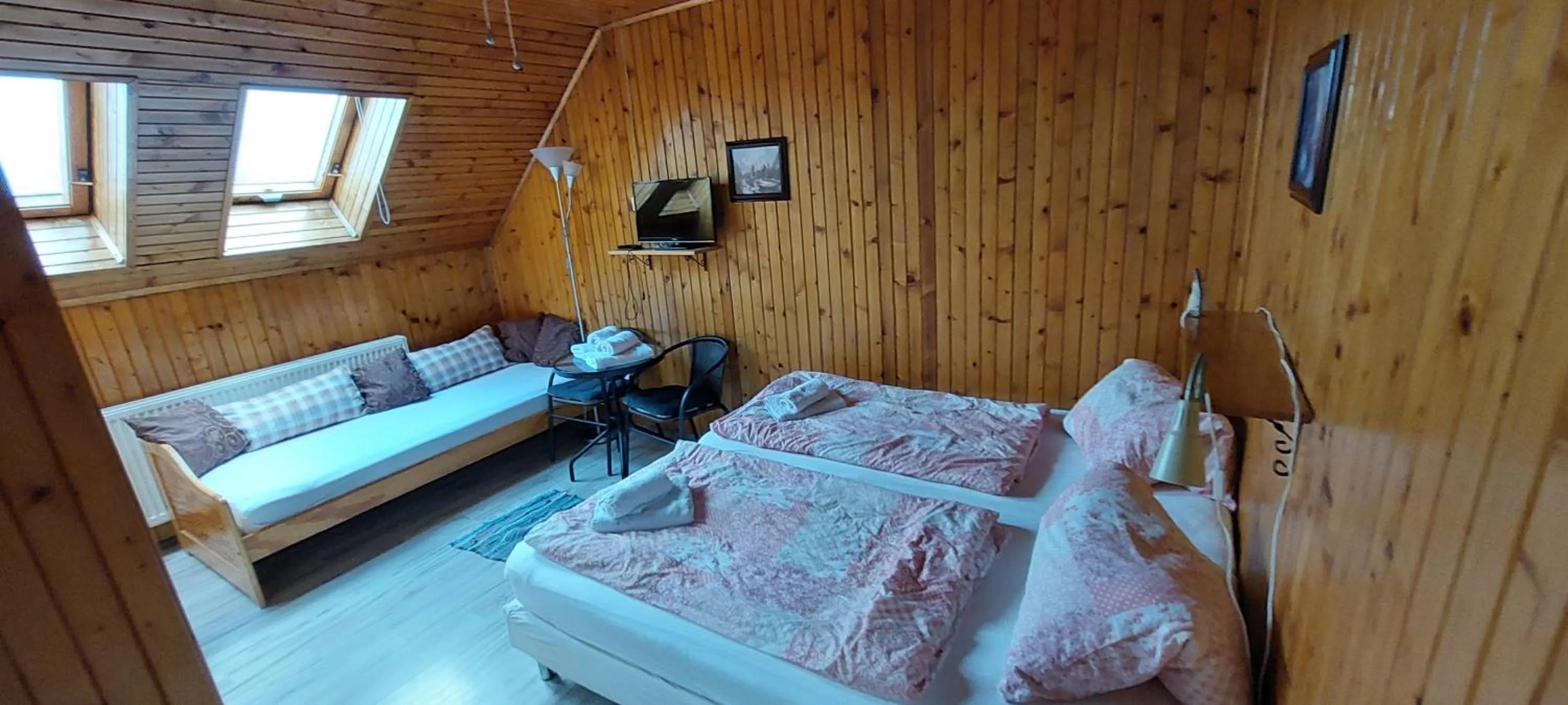 Photo of the whole room, Bed in Penzion-Na Navsi