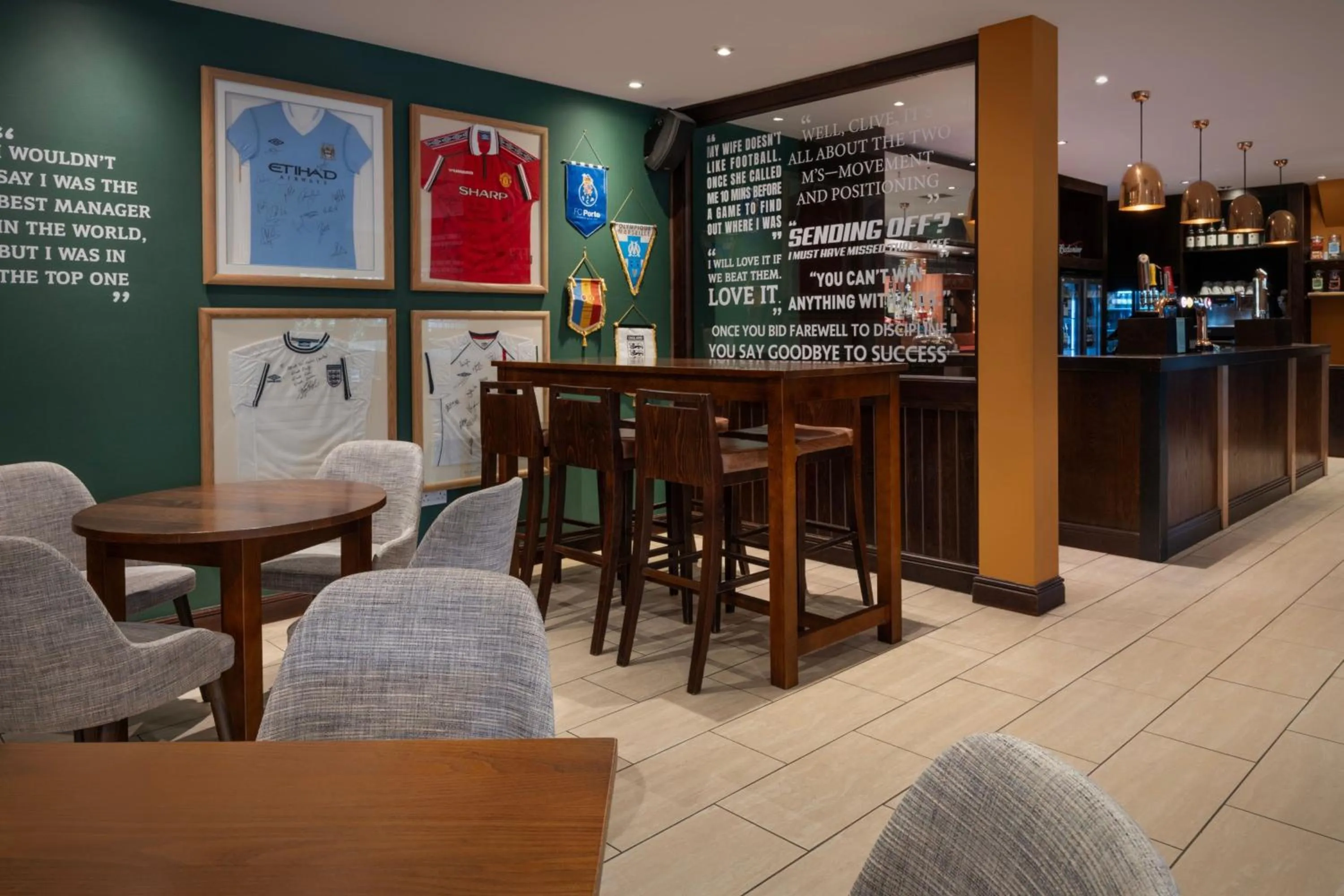 Lounge or bar in Delta Hotels by Marriott Worsley Park Country Club