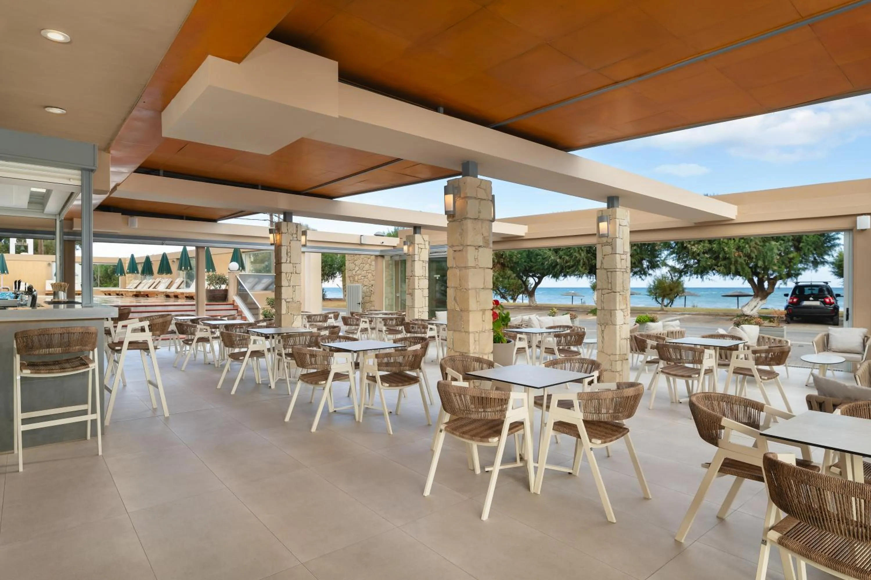 Lounge or bar in Maleme Mare