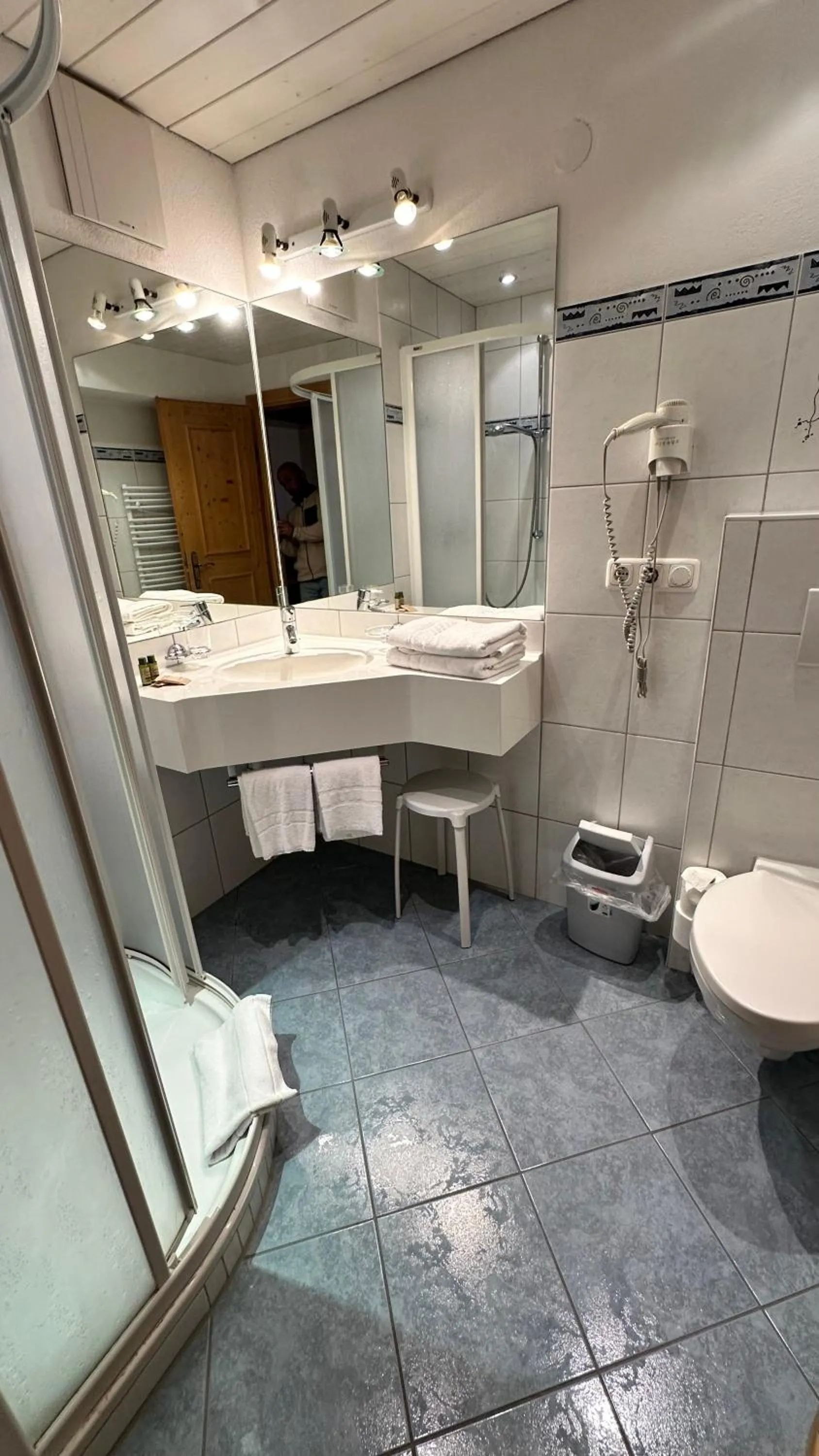 Shower in Hotel Alpenrose