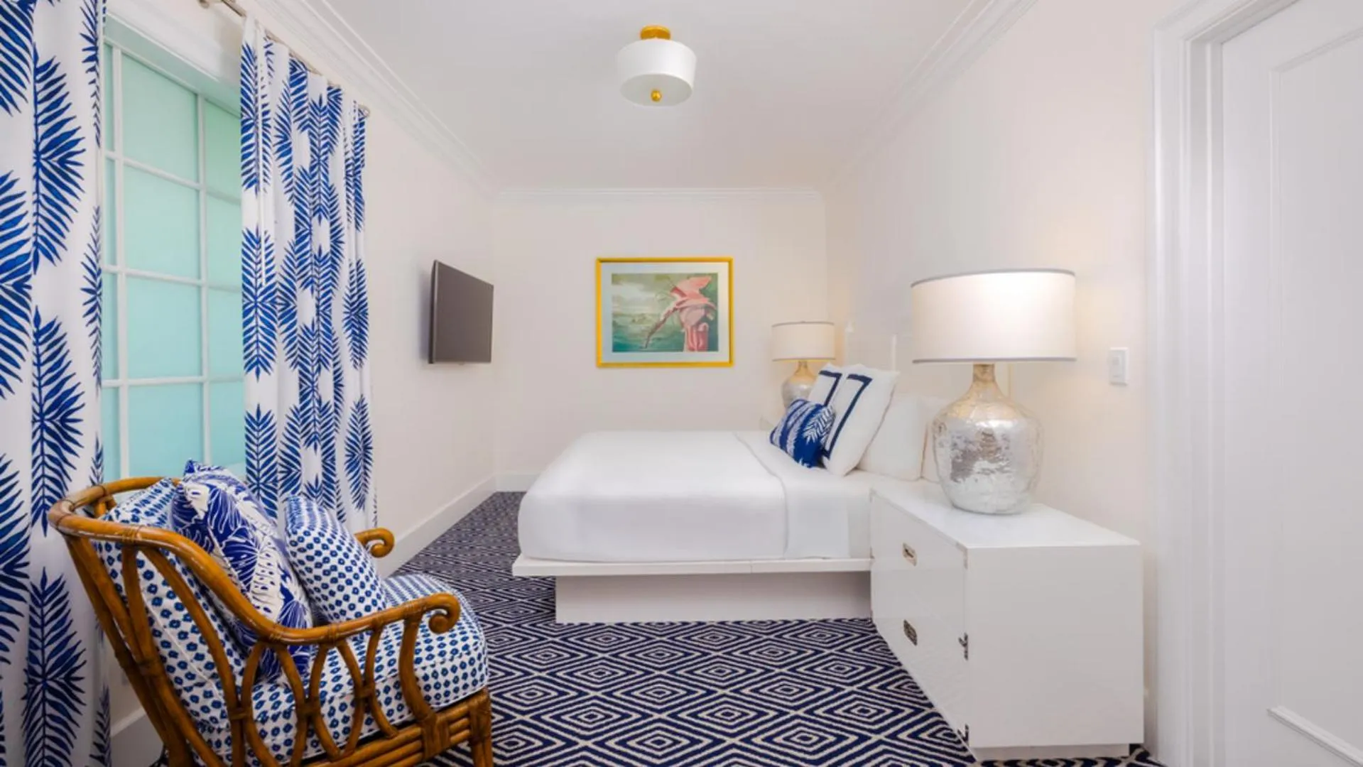 Bedroom, Bed in Isla Bella Beach Resort & Spa - Florida Keys