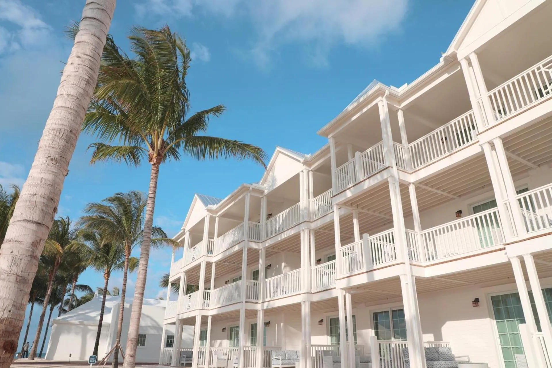 Property building in Isla Bella Beach Resort & Spa - Florida Keys