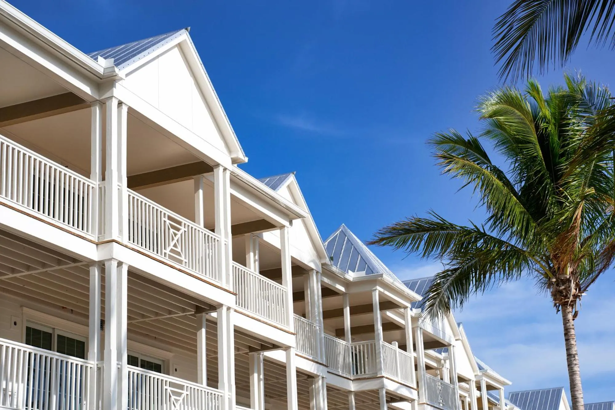 Property building in Isla Bella Beach Resort & Spa - Florida Keys