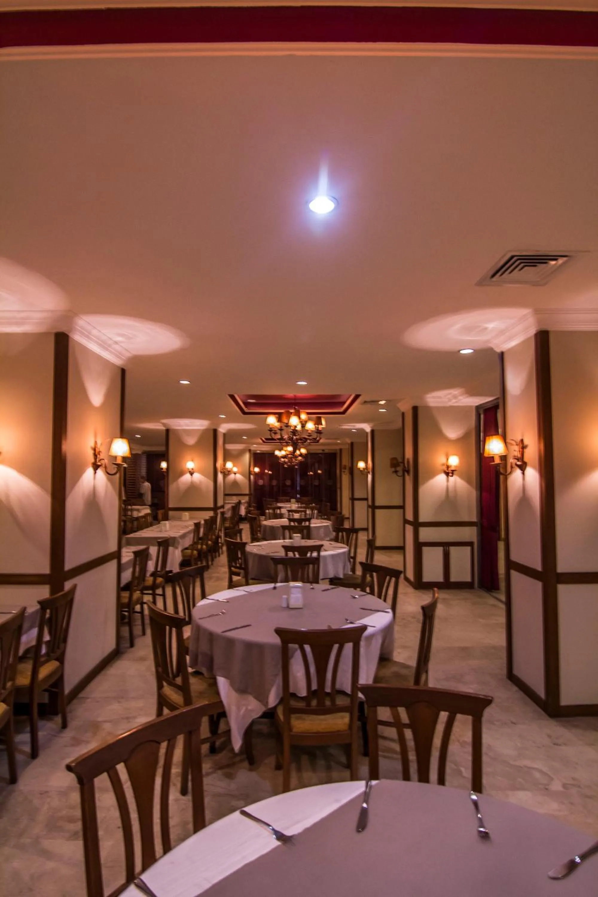 Restaurant/places to eat in Grand Terme Hotel