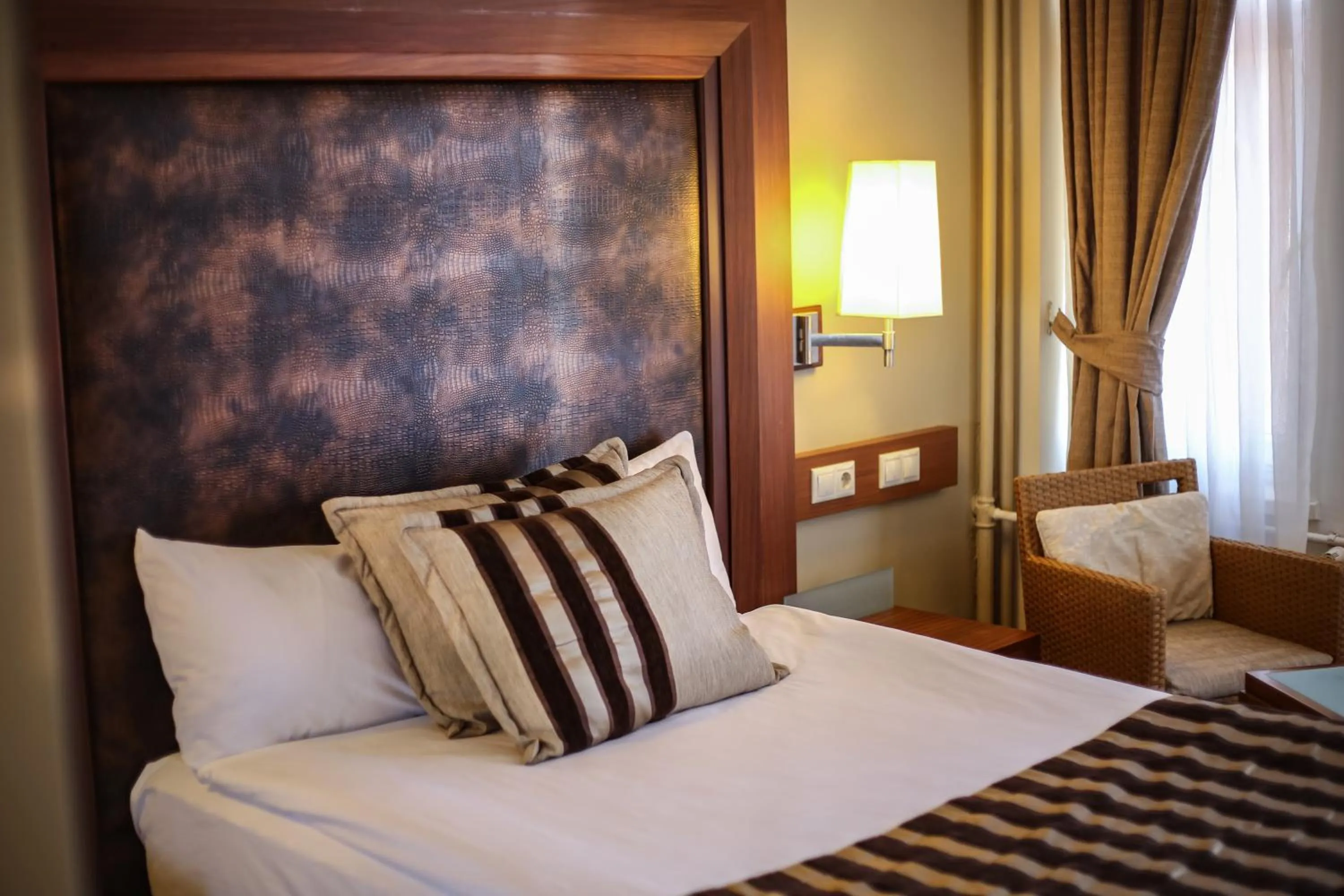 Bedroom, Bed in Grand Terme Hotel