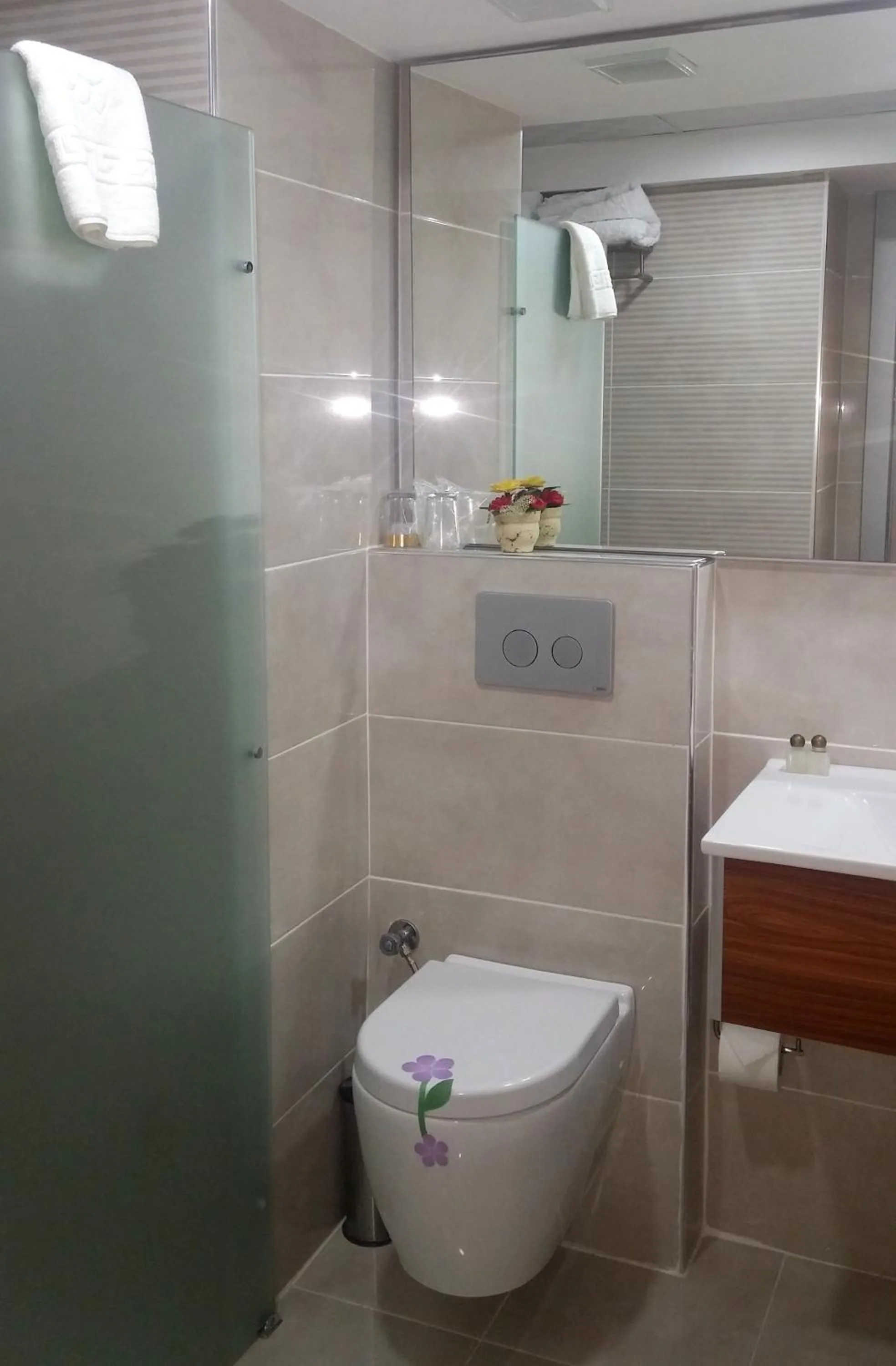 Shower in Grand Terme Hotel