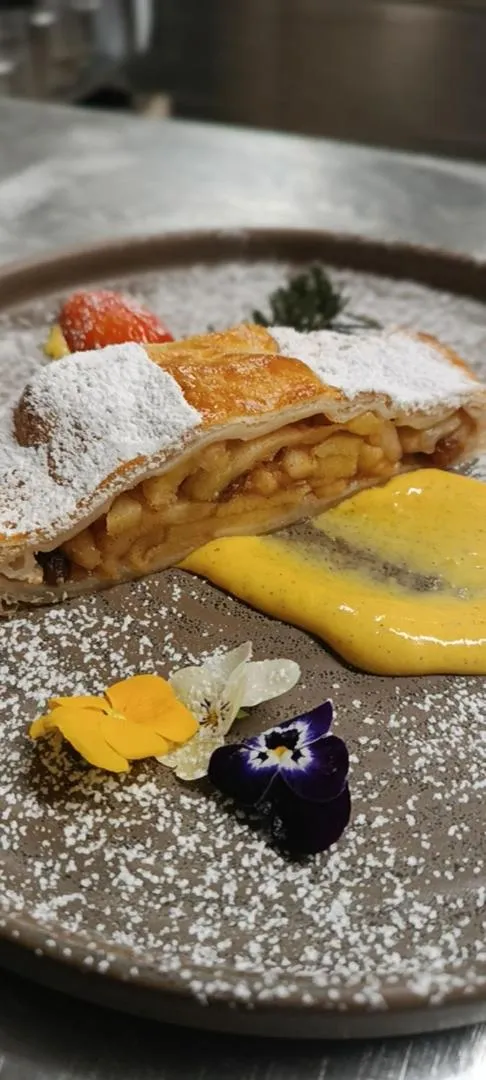 Restaurant/places to eat in Hotel Vigo