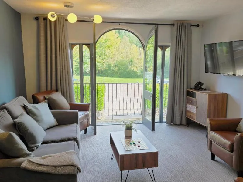 Seating area in Lakeview Manor